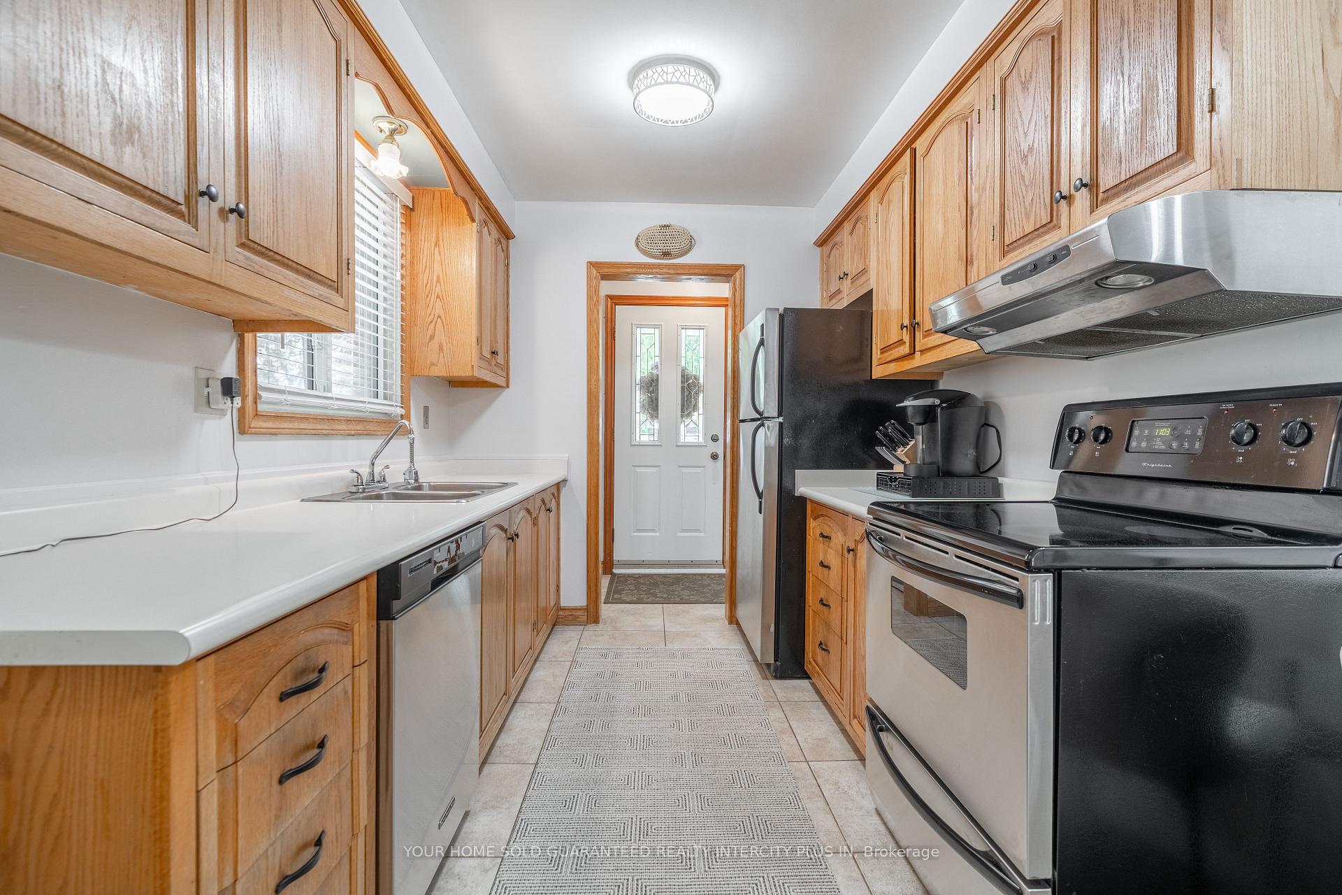 Photo 4 of 130 Burrwood Drive, Hamilton, Rolston — HOMEH