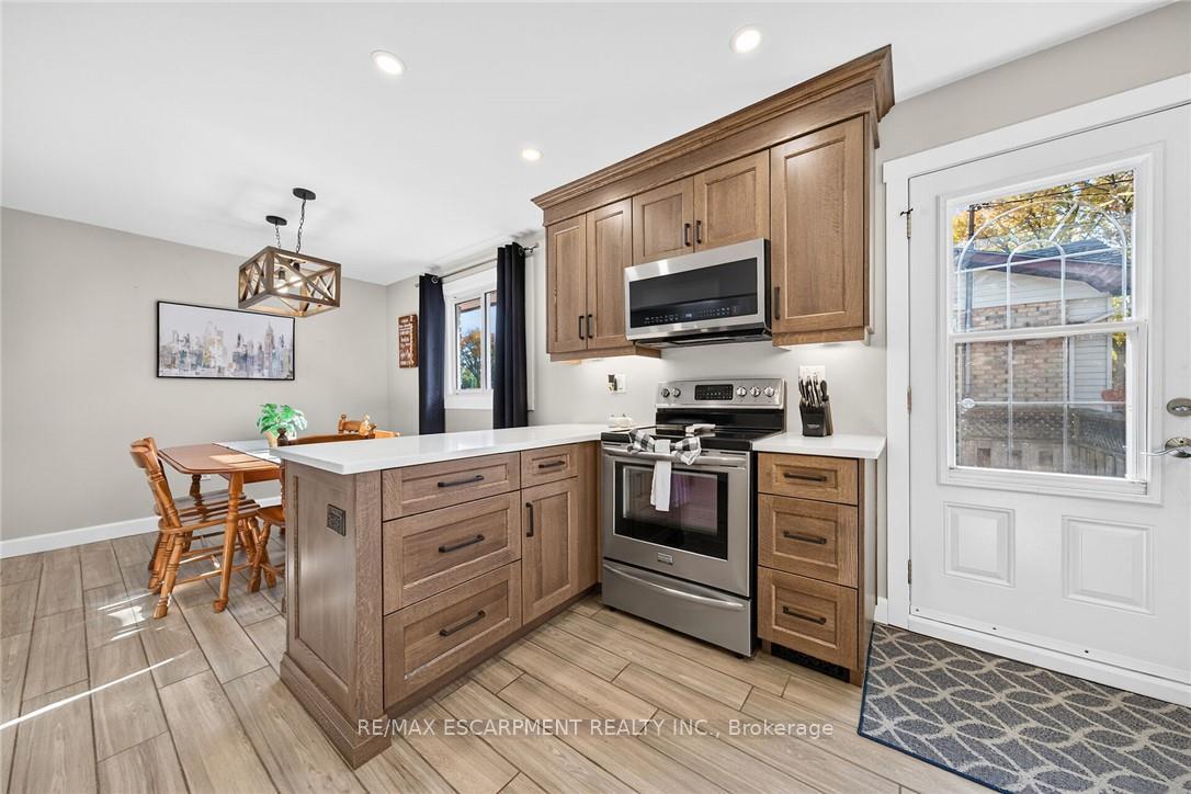 Photo 16 of 225 Maccrae Drive, Haldimand — HOMEH
