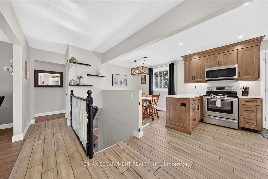 Photo 17 of 225 Maccrae Drive, Haldimand — HOMEH