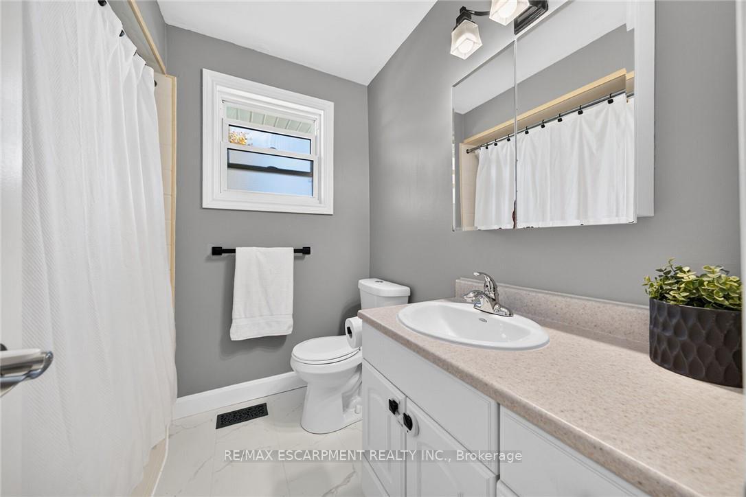 Photo 22 of 225 Maccrae Drive, Haldimand — HOMEH