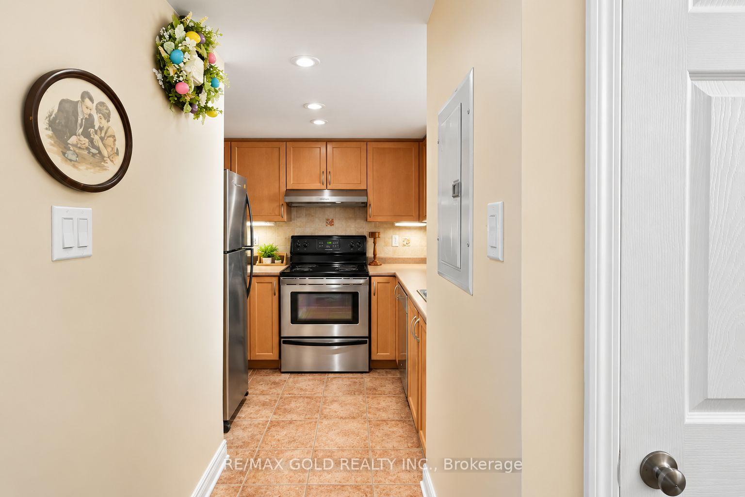 Photo 5 of Unit 2028, 85 George Appleton Way, North York, Downsview-Roding-CFB — HOMEH