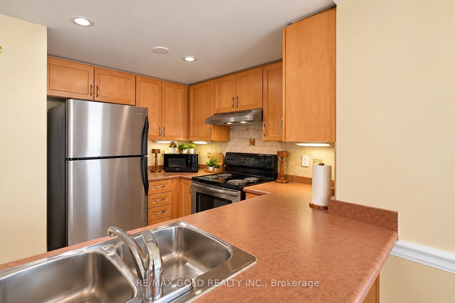 Photo 8 of Unit 2028, 85 George Appleton Way, North York, Downsview-Roding-CFB — HOMEH