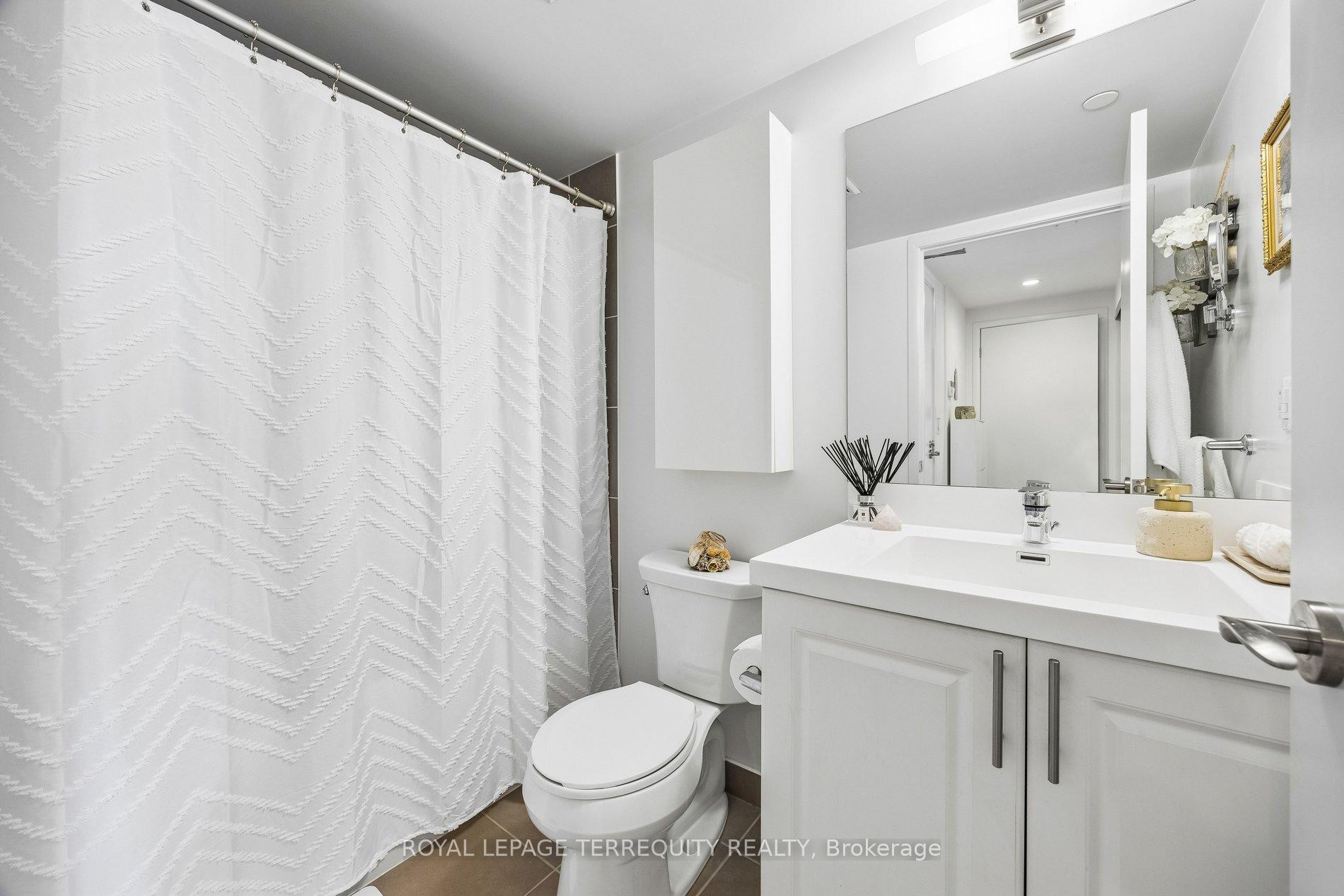 Photo 19 of Unit 524, 3091 Dufferin Street, North York, Yorkdale-Glen Park — HOMEH