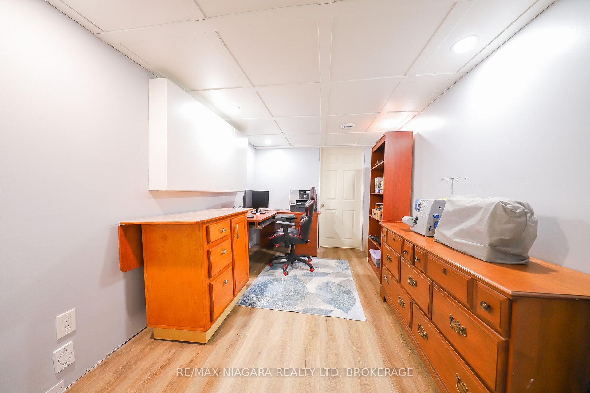 Photo 16 of 8532 Nightshade Street, Niagara Falls, Brown — HOMEH