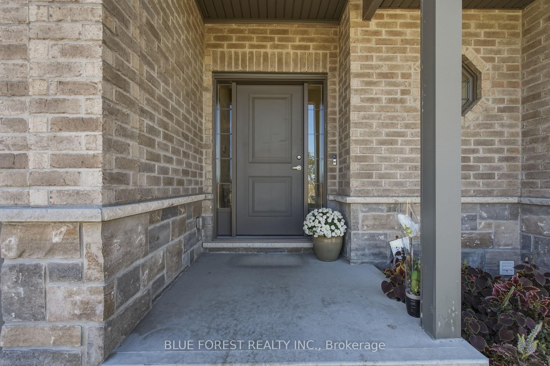 Photo 2 of Unit 52, 2910 Tokala Trail, London, North S — HOMEH