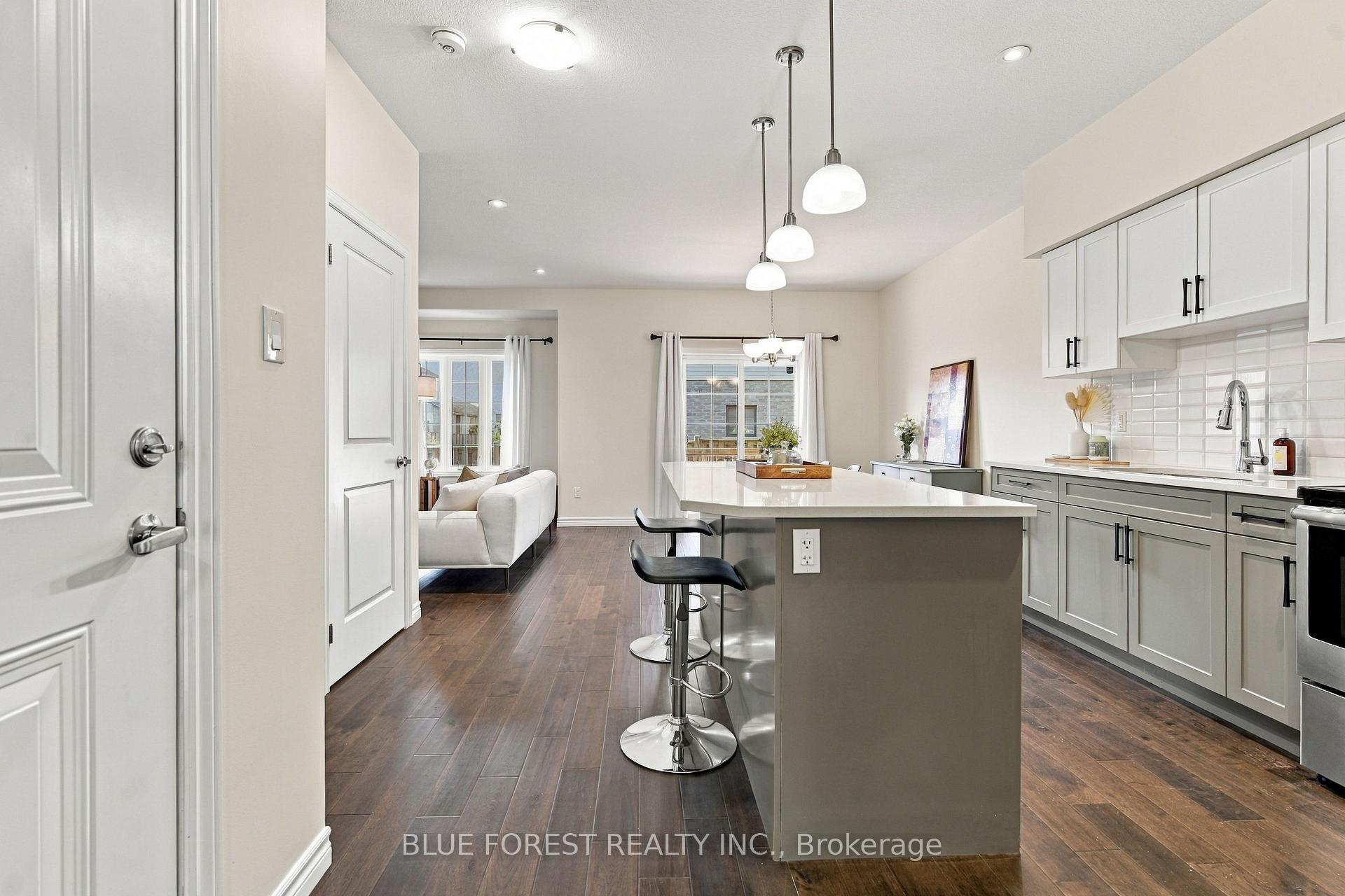 Photo 4 of Unit 52, 2910 Tokala Trail, London, North S — HOMEH
