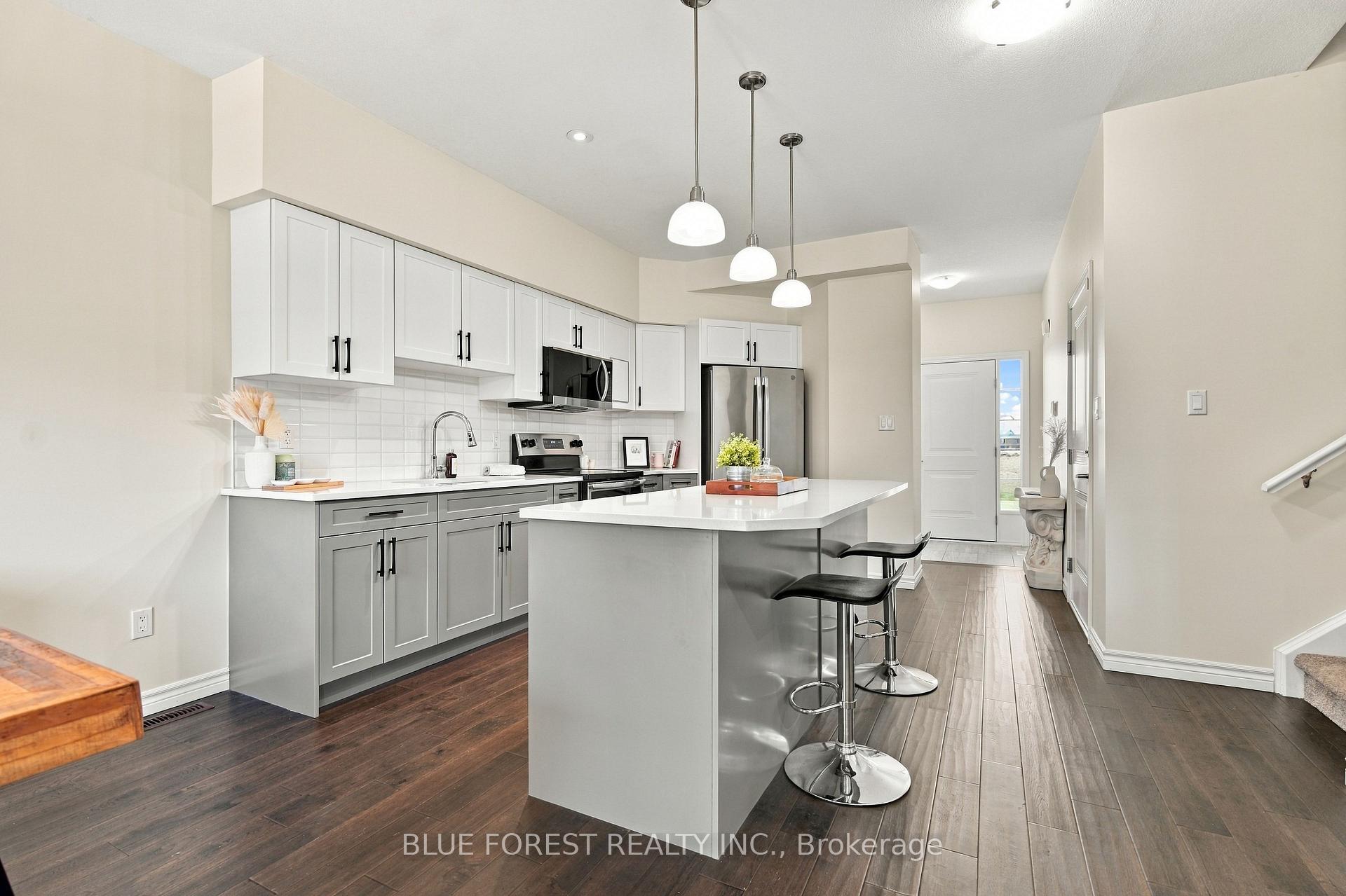 Photo 5 of Unit 52, 2910 Tokala Trail, London, North S — HOMEH
