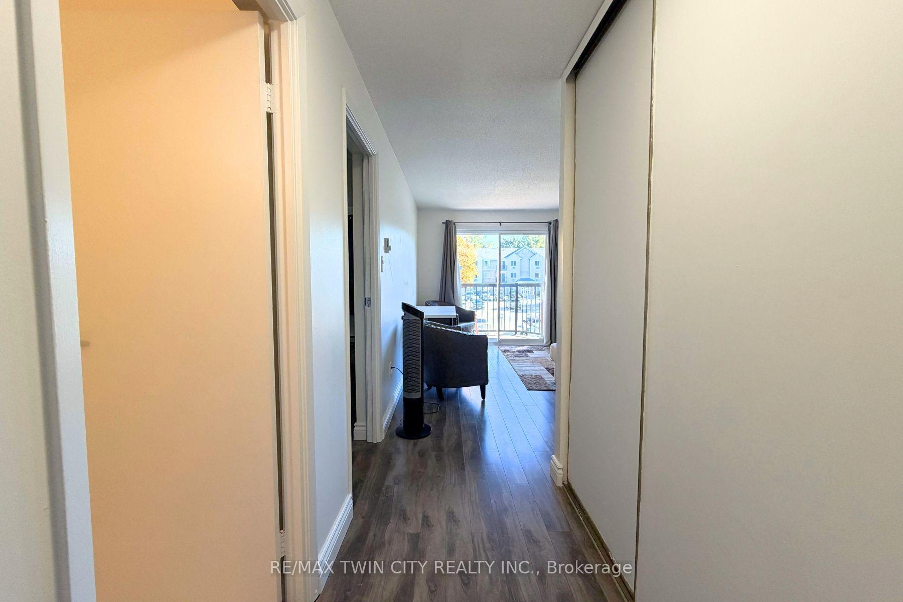 Photo 4 of 276 Eiwo Court, Waterloo, Lexington — HOMEH