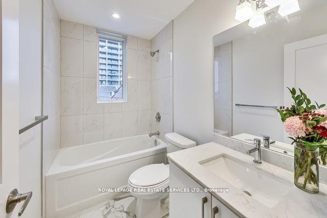 Photo 4 of Unit D, 235 Davenport Road, Toronto, The Annex — HOMEH