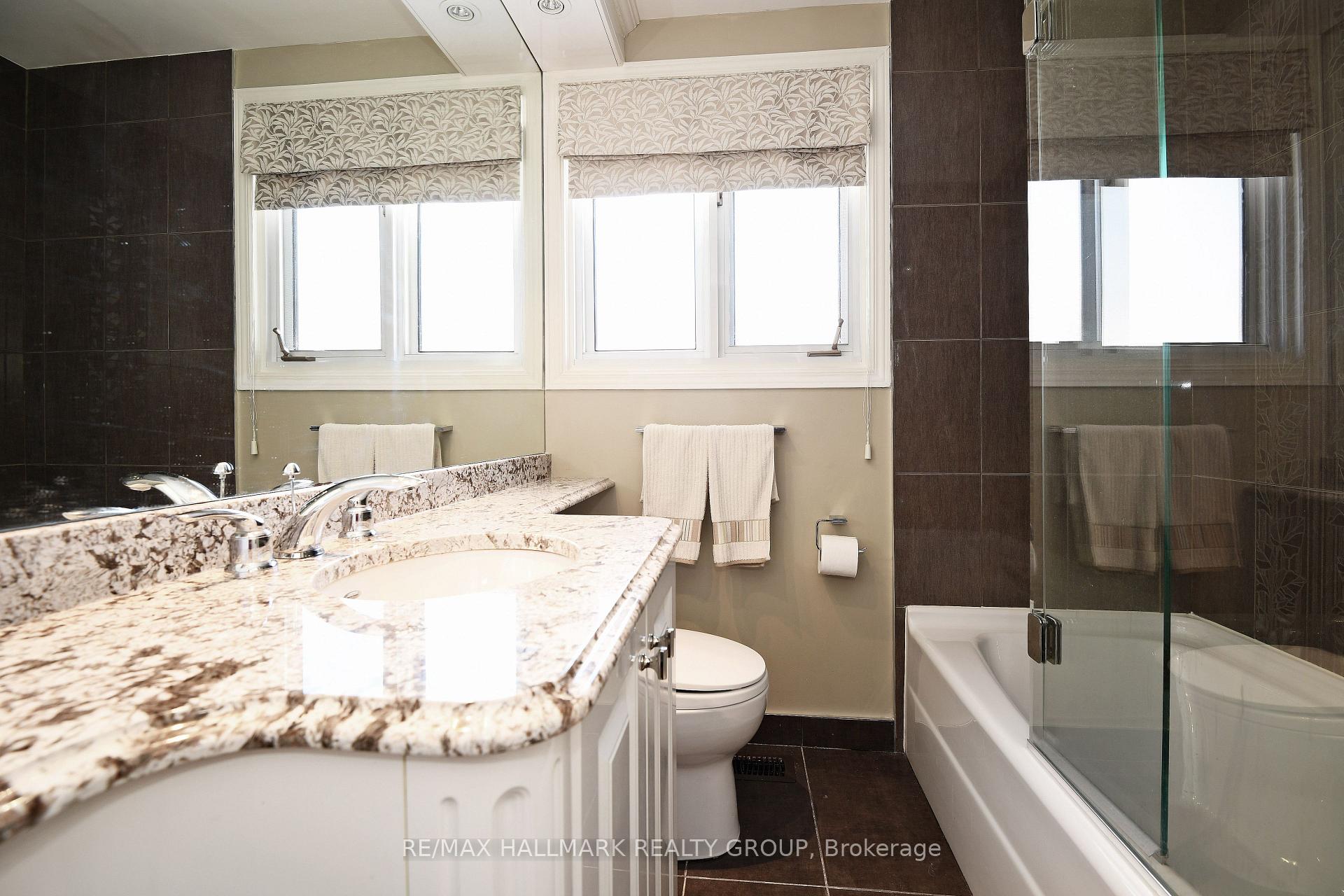 Photo 11 of 886 Trojan Avenue, Ottawa, Castle Heights/Rideau High — HOMEH