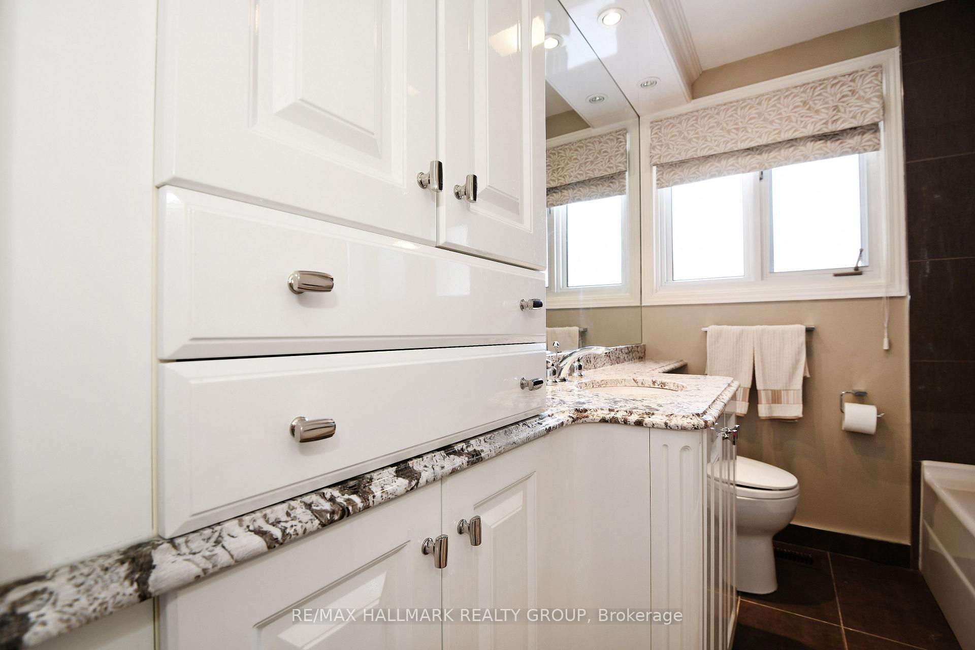 Photo 12 of 886 Trojan Avenue, Ottawa, Castle Heights/Rideau High — HOMEH
