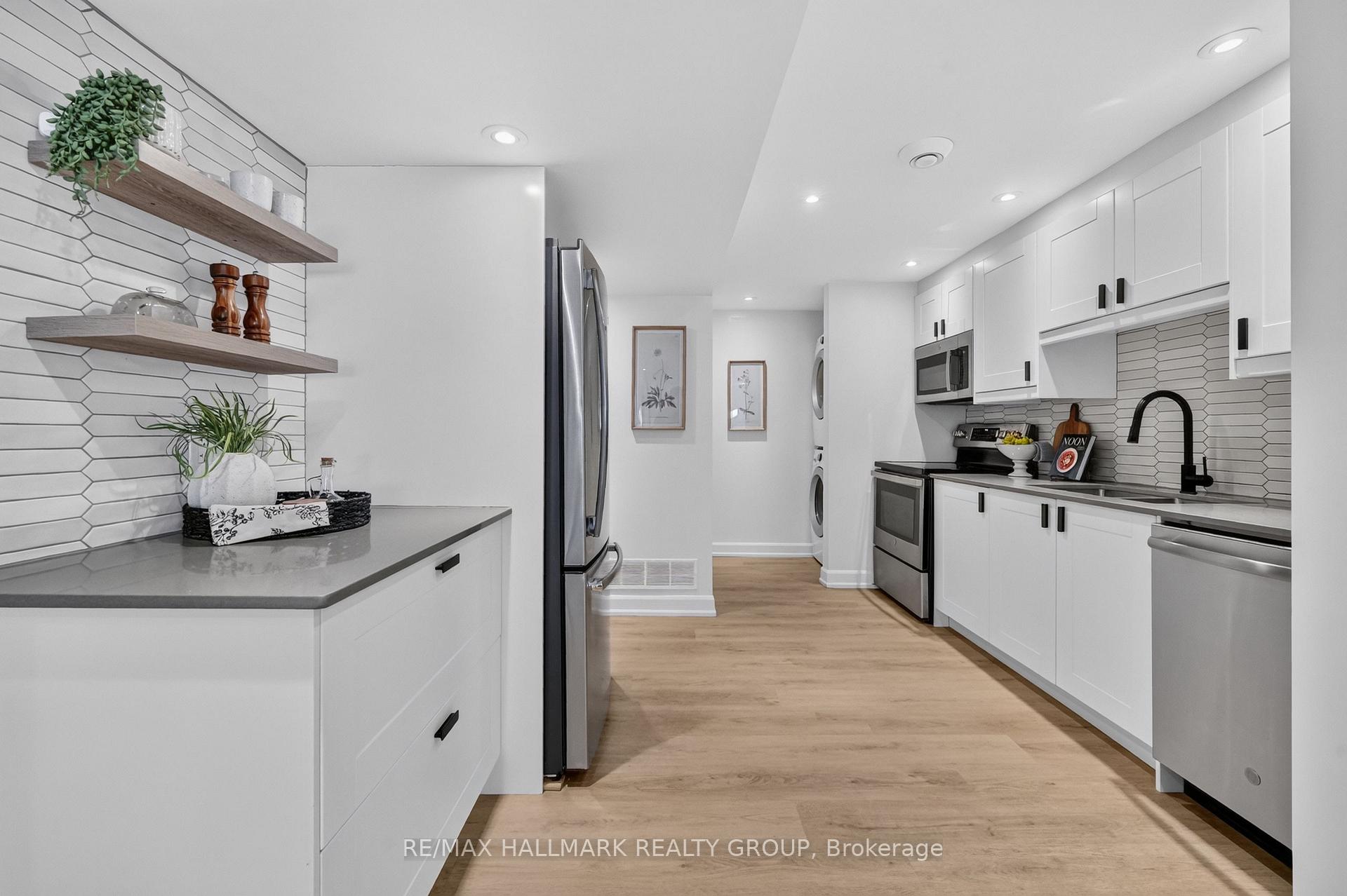 Photo 16 of 886 Trojan Avenue, Ottawa, Castle Heights/Rideau High — HOMEH
