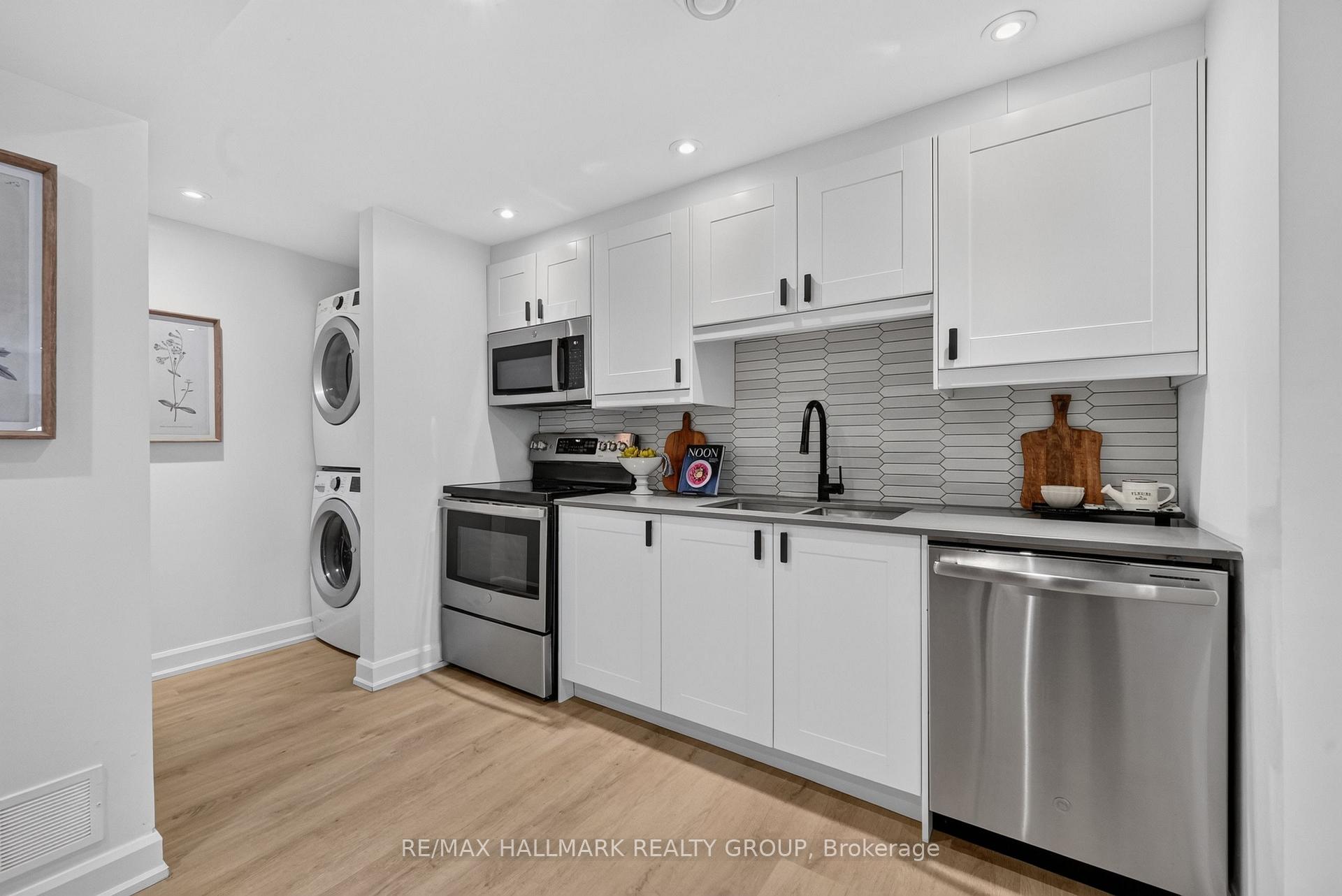 Photo 17 of 886 Trojan Avenue, Ottawa, Castle Heights/Rideau High — HOMEH