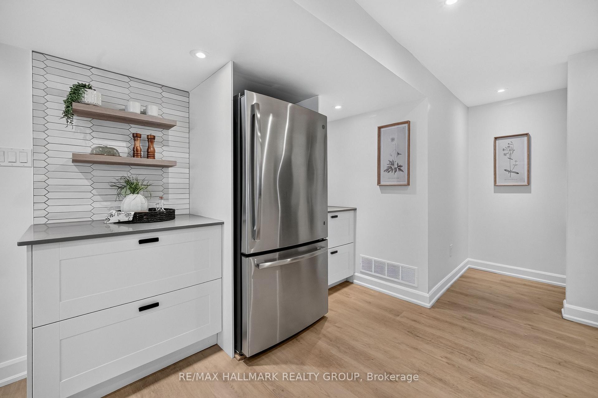 Photo 19 of 886 Trojan Avenue, Ottawa, Castle Heights/Rideau High — HOMEH
