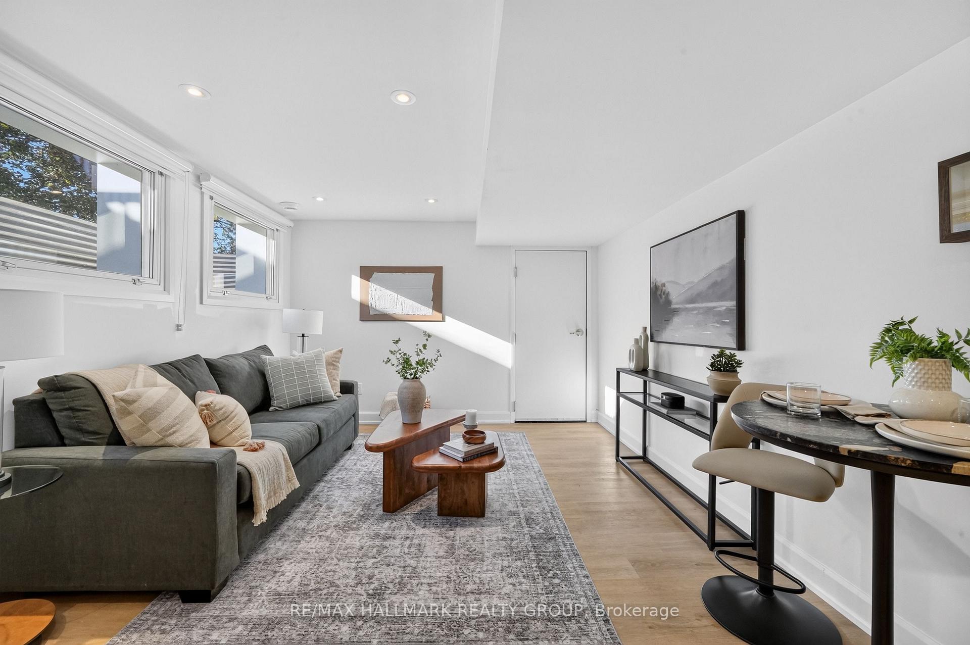 Photo 20 of 886 Trojan Avenue, Ottawa, Castle Heights/Rideau High — HOMEH