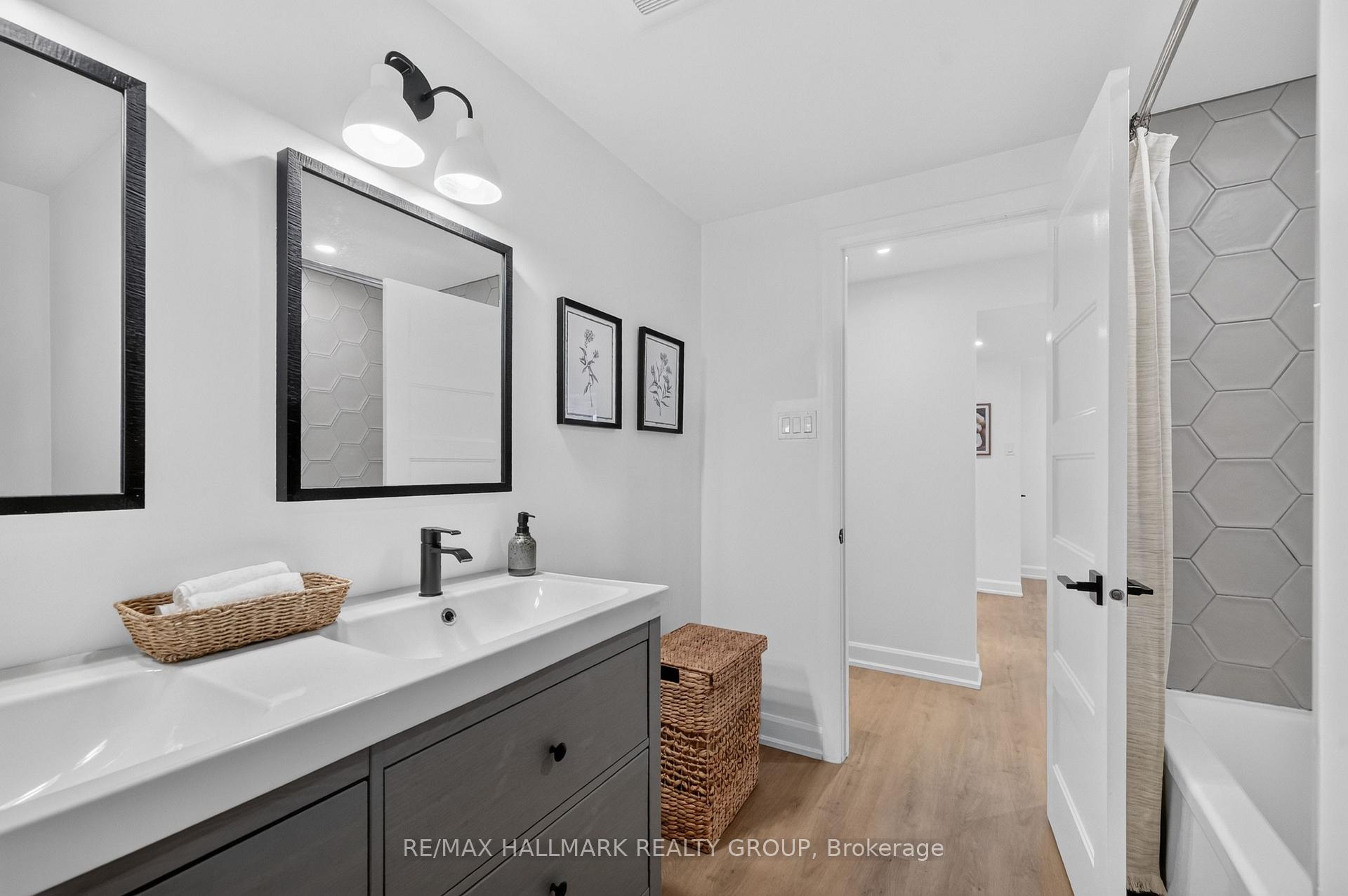 Photo 27 of 886 Trojan Avenue, Ottawa, Castle Heights/Rideau High — HOMEH