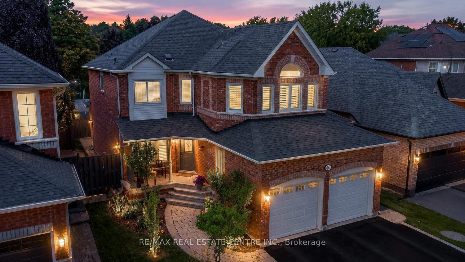 Photo of 40 Hepburn Crescent N