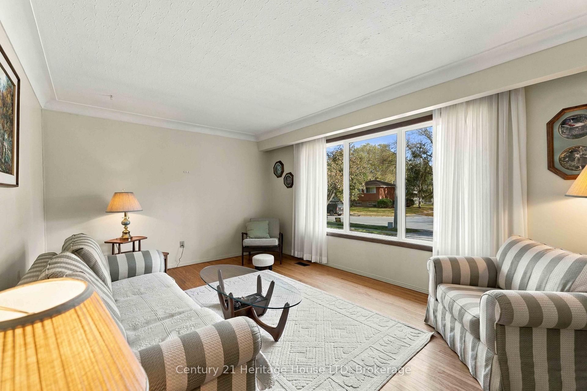 Photo 10 of 4227 Pettit Avenue, Niagara Falls, Morrison — HOMEH