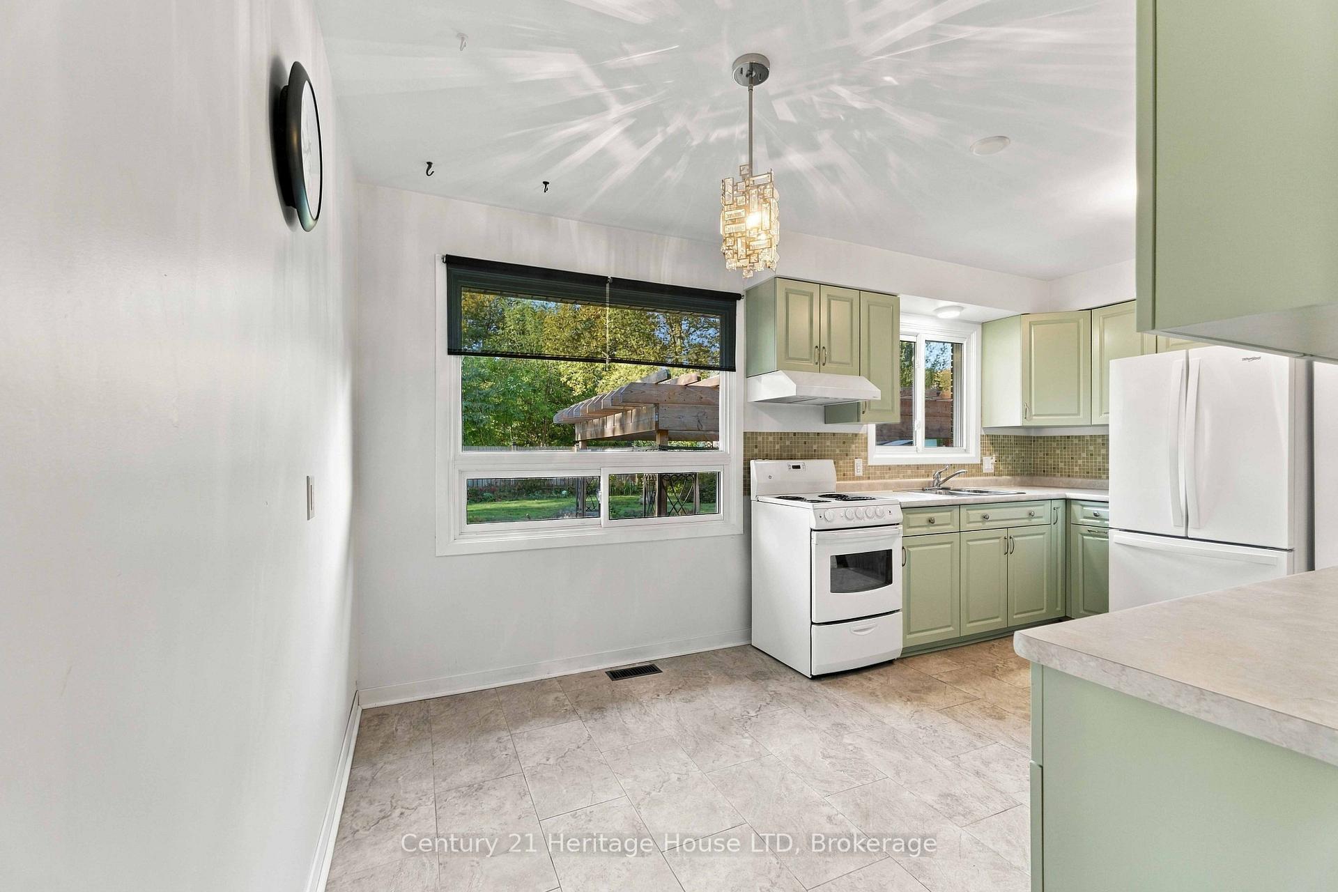 Photo 12 of 4227 Pettit Avenue, Niagara Falls, Morrison — HOMEH