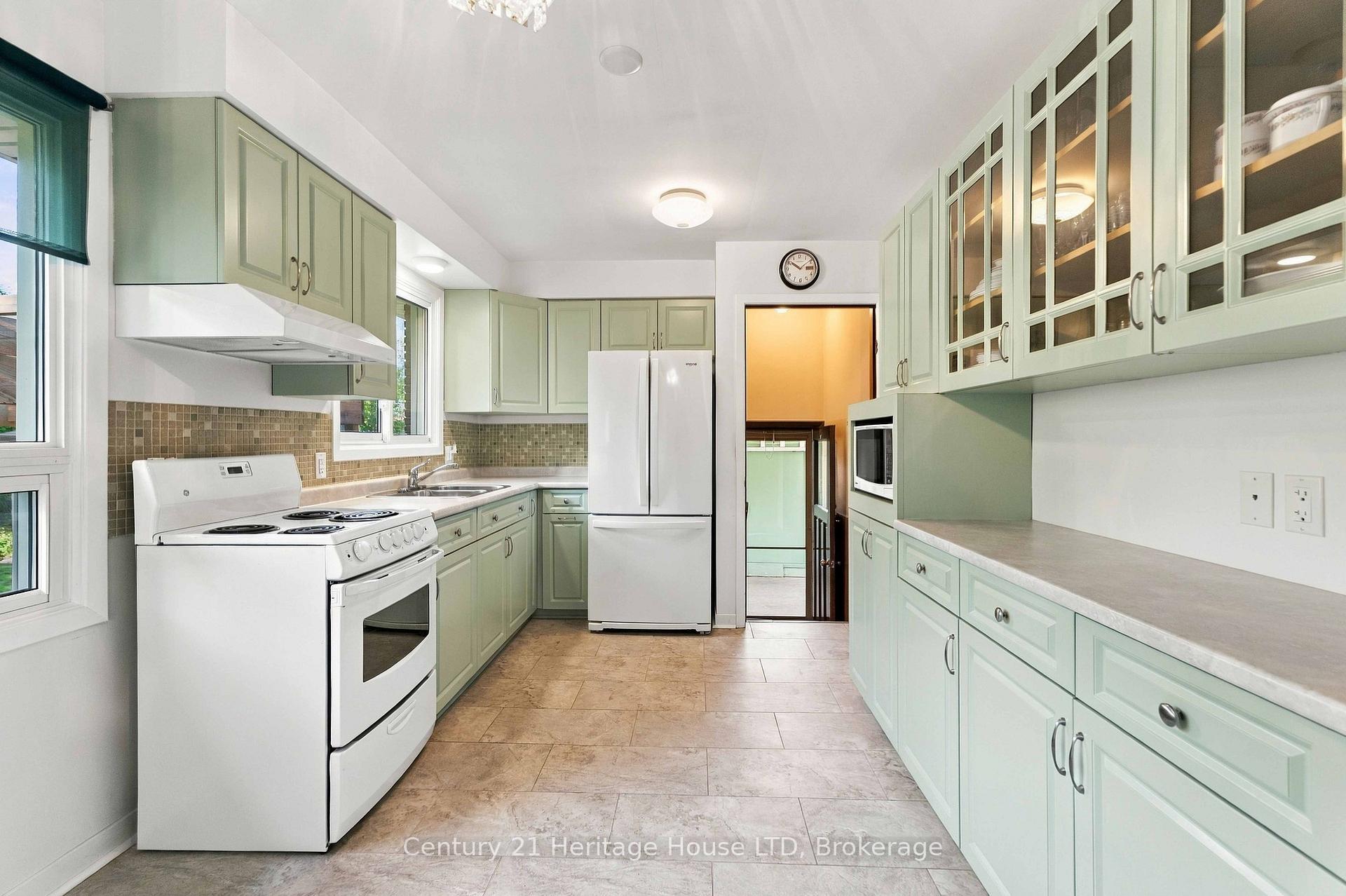 Photo 13 of 4227 Pettit Avenue, Niagara Falls, Morrison — HOMEH