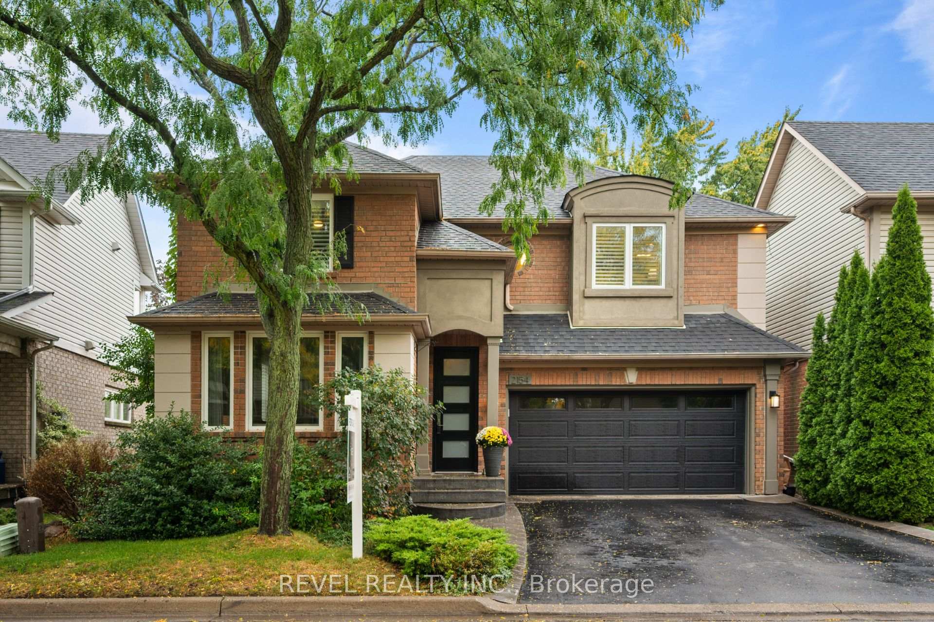 Photo 1 of 2154 Woodglen Crescent, Burlington, Orchard — HOMEH