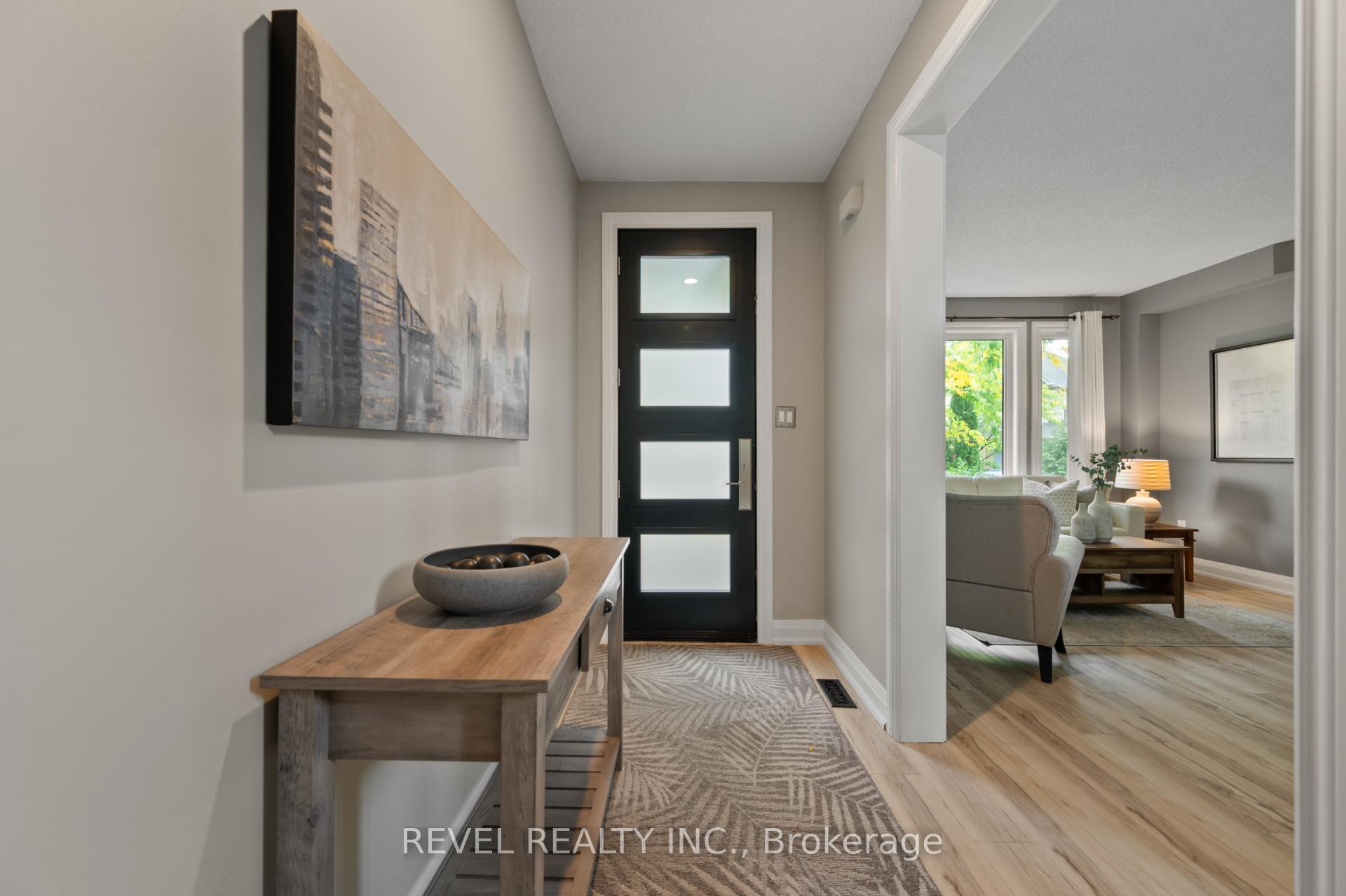 Photo 3 of 2154 Woodglen Crescent, Burlington, Orchard — HOMEH