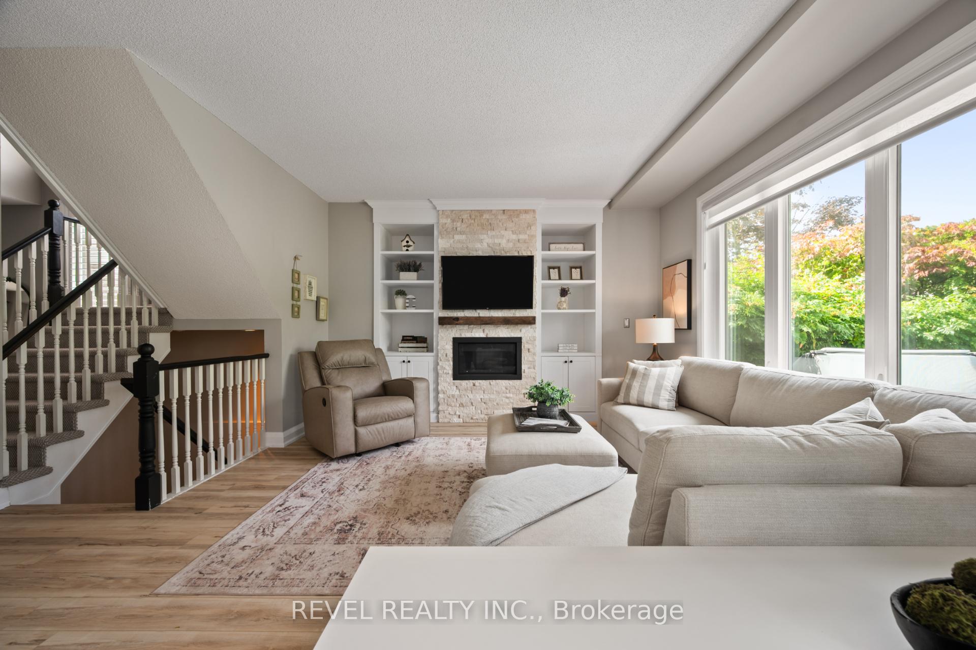 Photo 10 of 2154 Woodglen Crescent, Burlington, Orchard — HOMEH