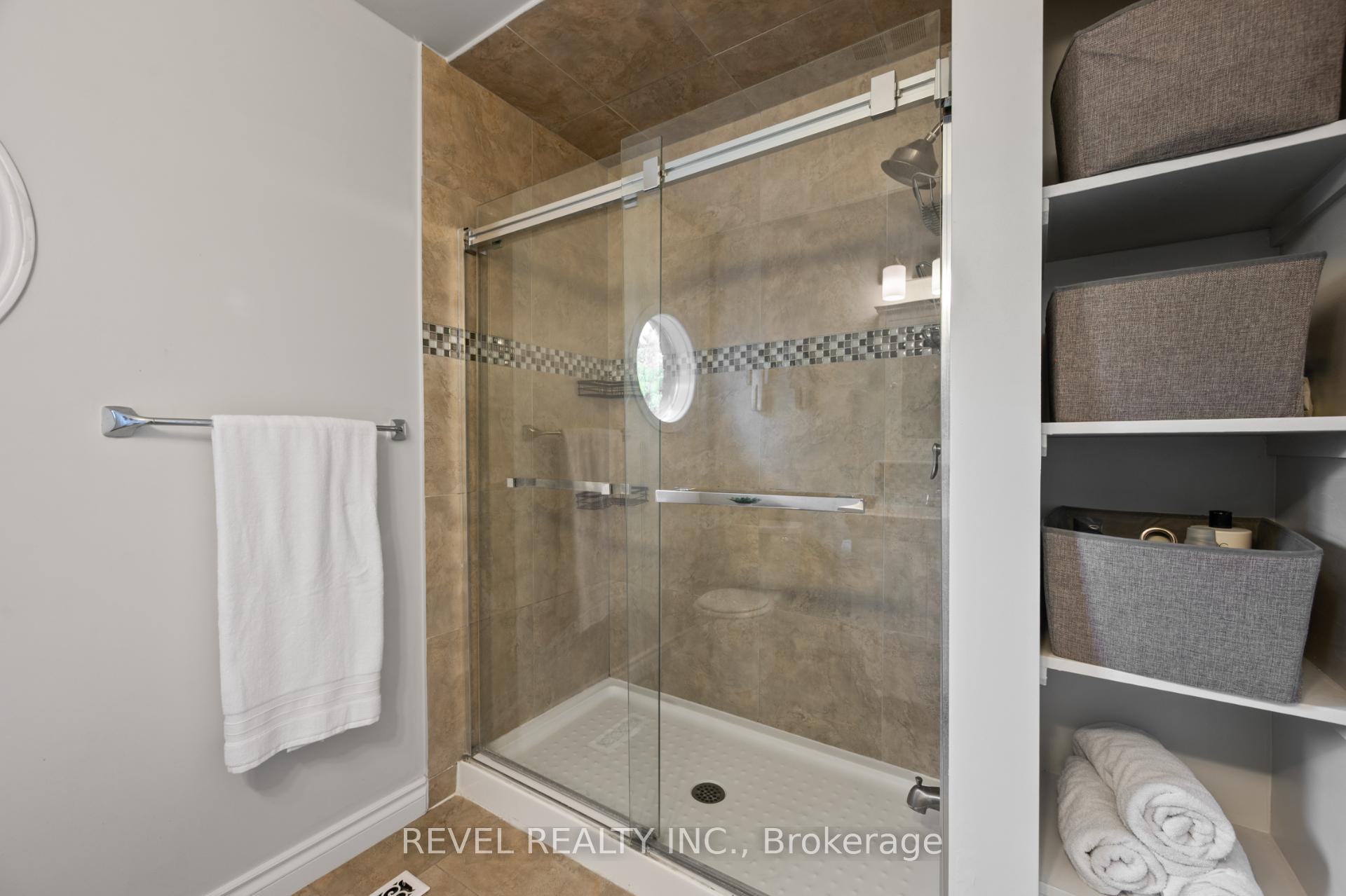 Photo 33 of 2154 Woodglen Crescent, Burlington, Orchard — HOMEH