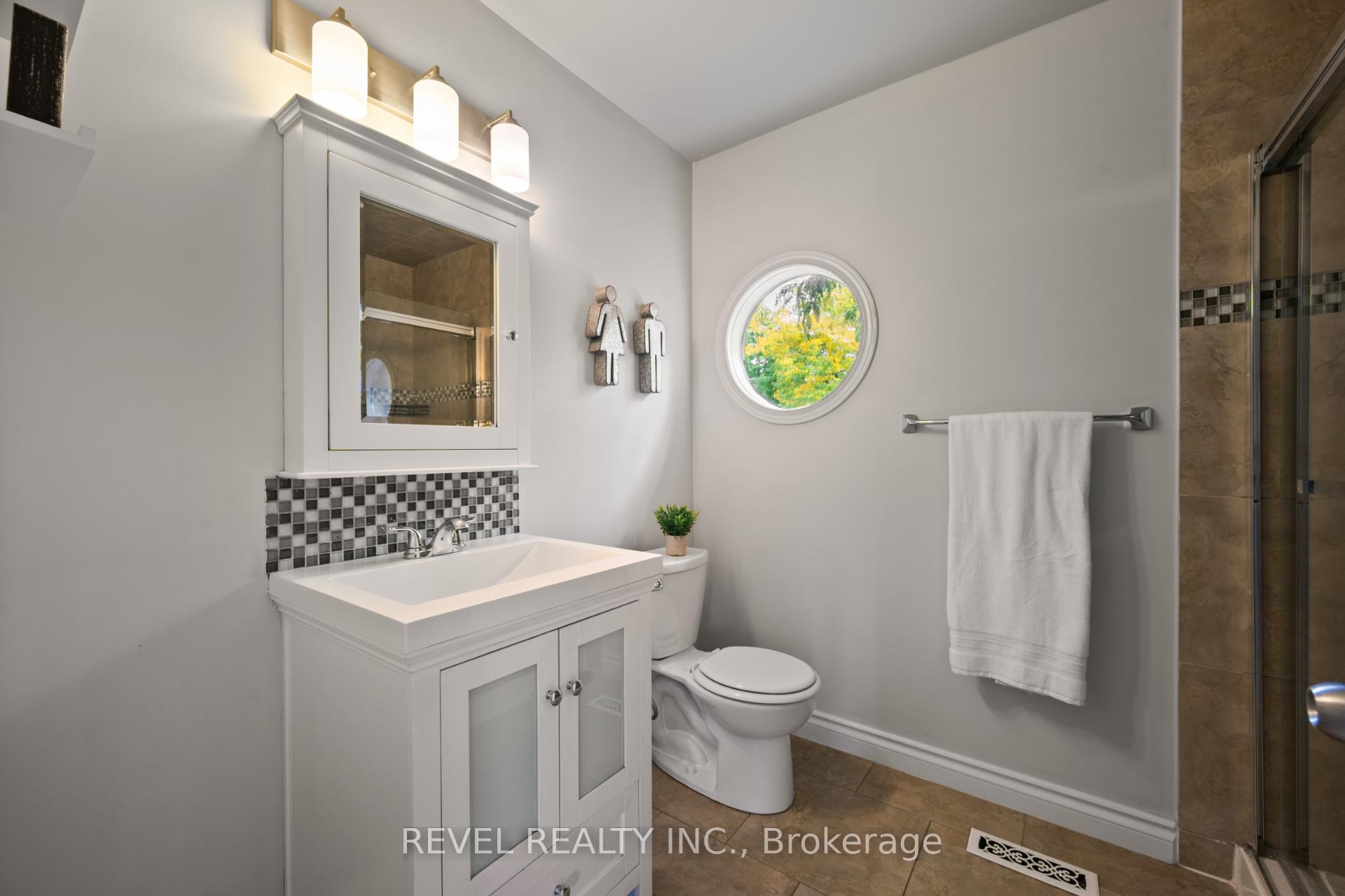 Photo 34 of 2154 Woodglen Crescent, Burlington, Orchard — HOMEH