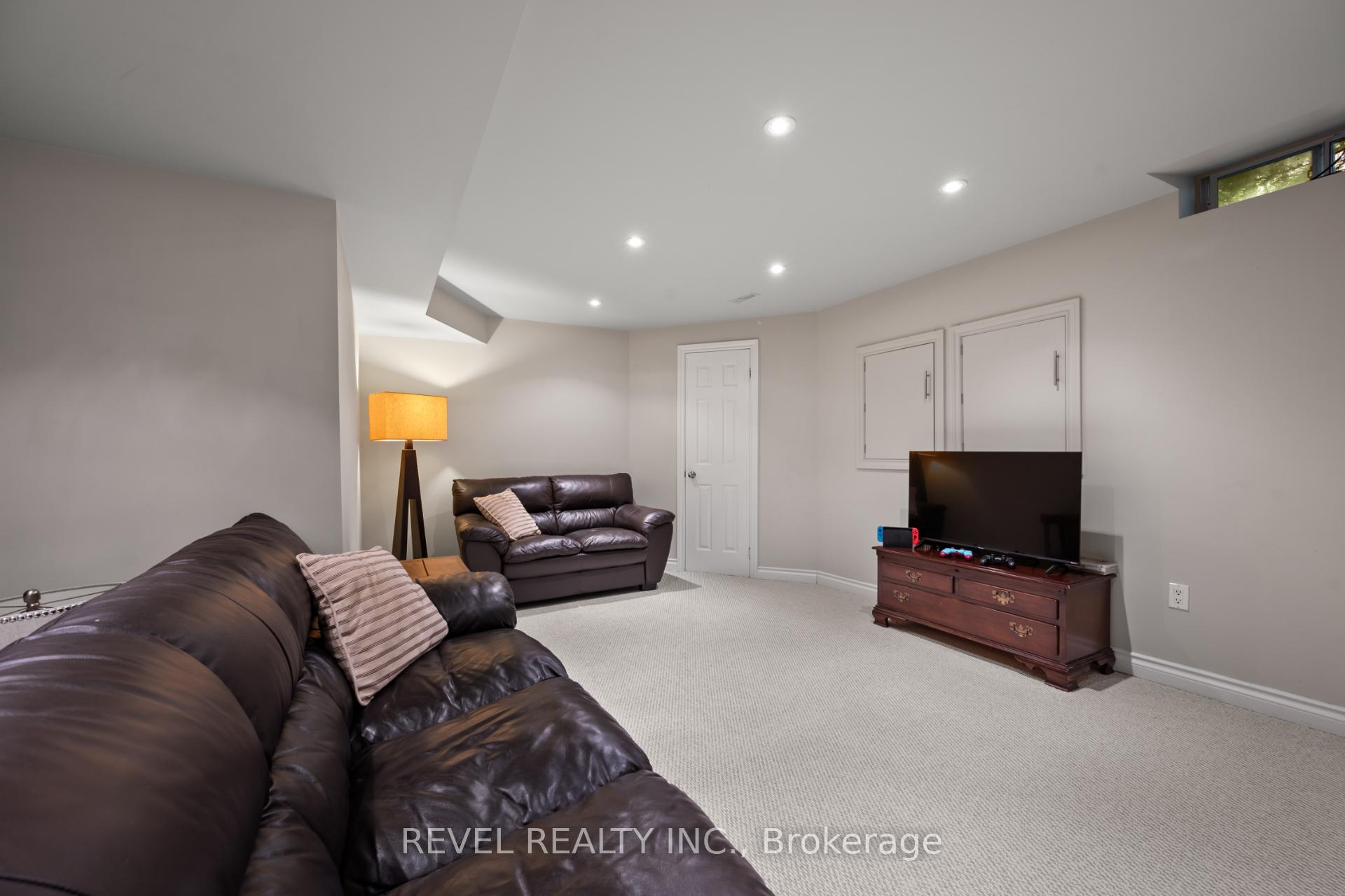 Photo 44 of 2154 Woodglen Crescent, Burlington, Orchard — HOMEH