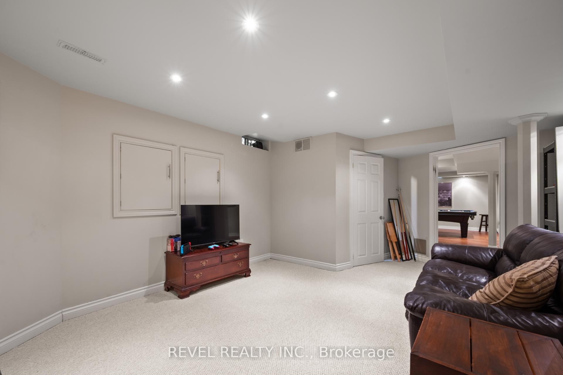 Photo 45 of 2154 Woodglen Crescent, Burlington, Orchard — HOMEH