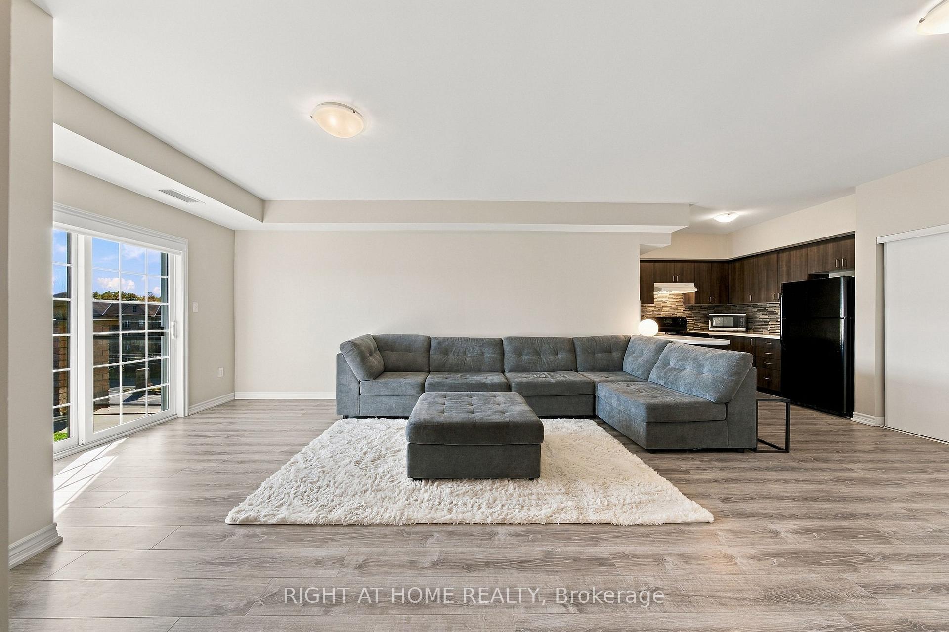 Photo 3 of Unit 30, 40 Ferndale Drive S, Barrie, Ardagh — HOMEH