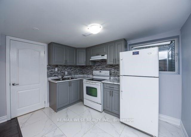 Photo 4 of Unit Bsmt, 12 Duke Road, Brampton, Southgate — HOMEH