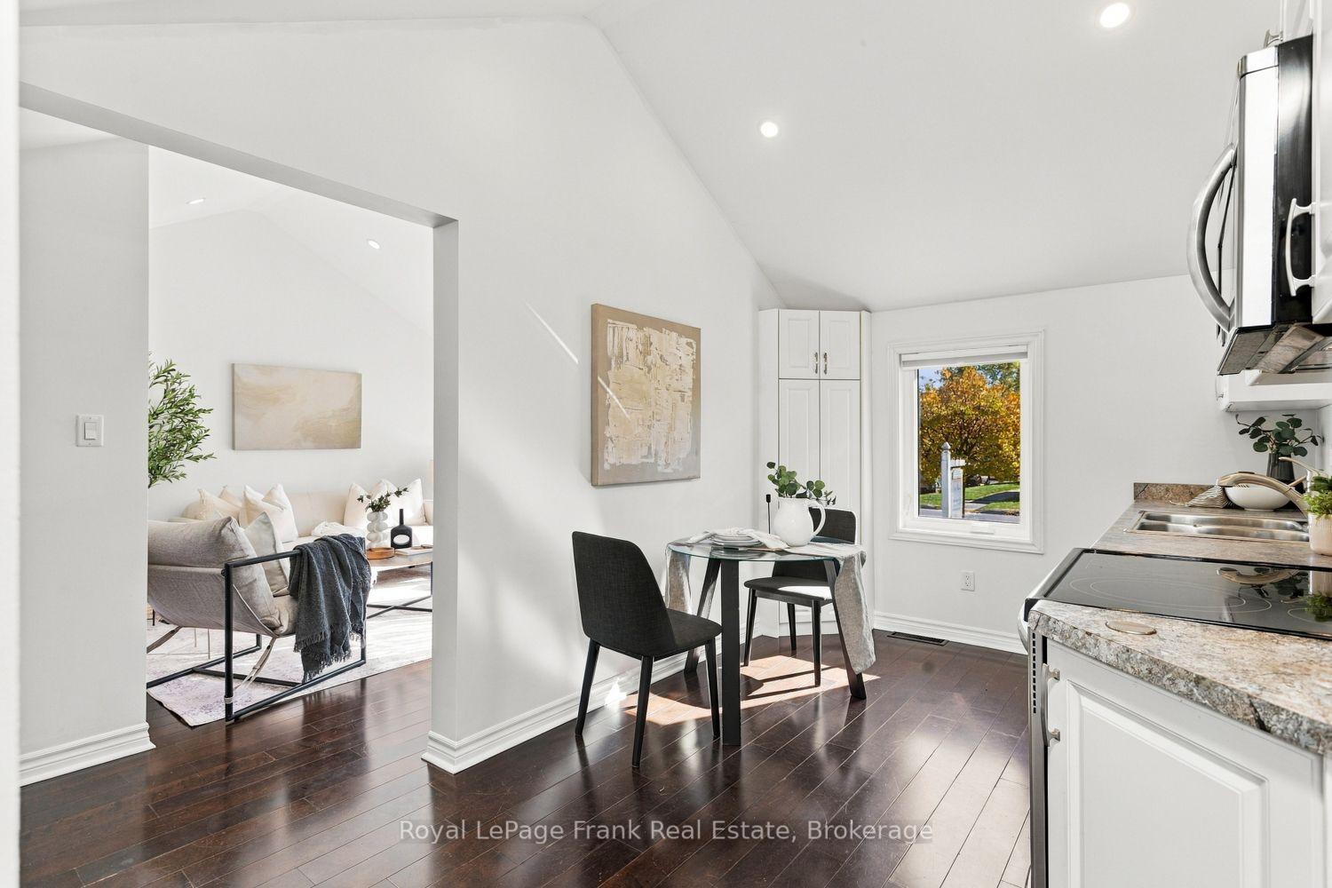 Photo 7 of 304 Pine Avenue, Oshawa, Vanier — HOMEH
