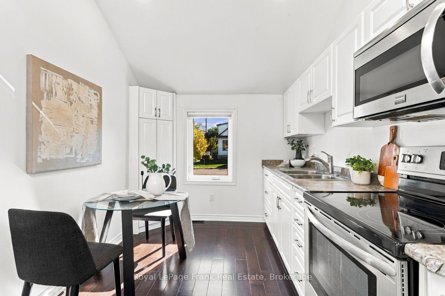 Photo 8 of 304 Pine Avenue, Oshawa, Vanier — HOMEH