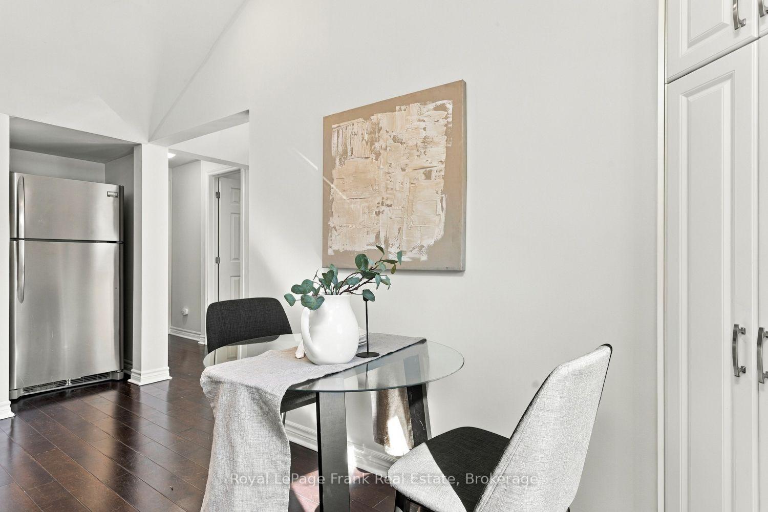 Photo 10 of 304 Pine Avenue, Oshawa, Vanier — HOMEH