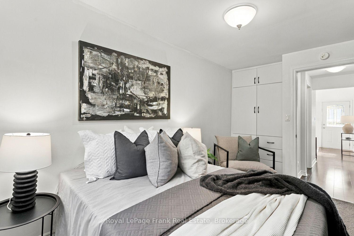 Photo 14 of 304 Pine Avenue, Oshawa, Vanier — HOMEH