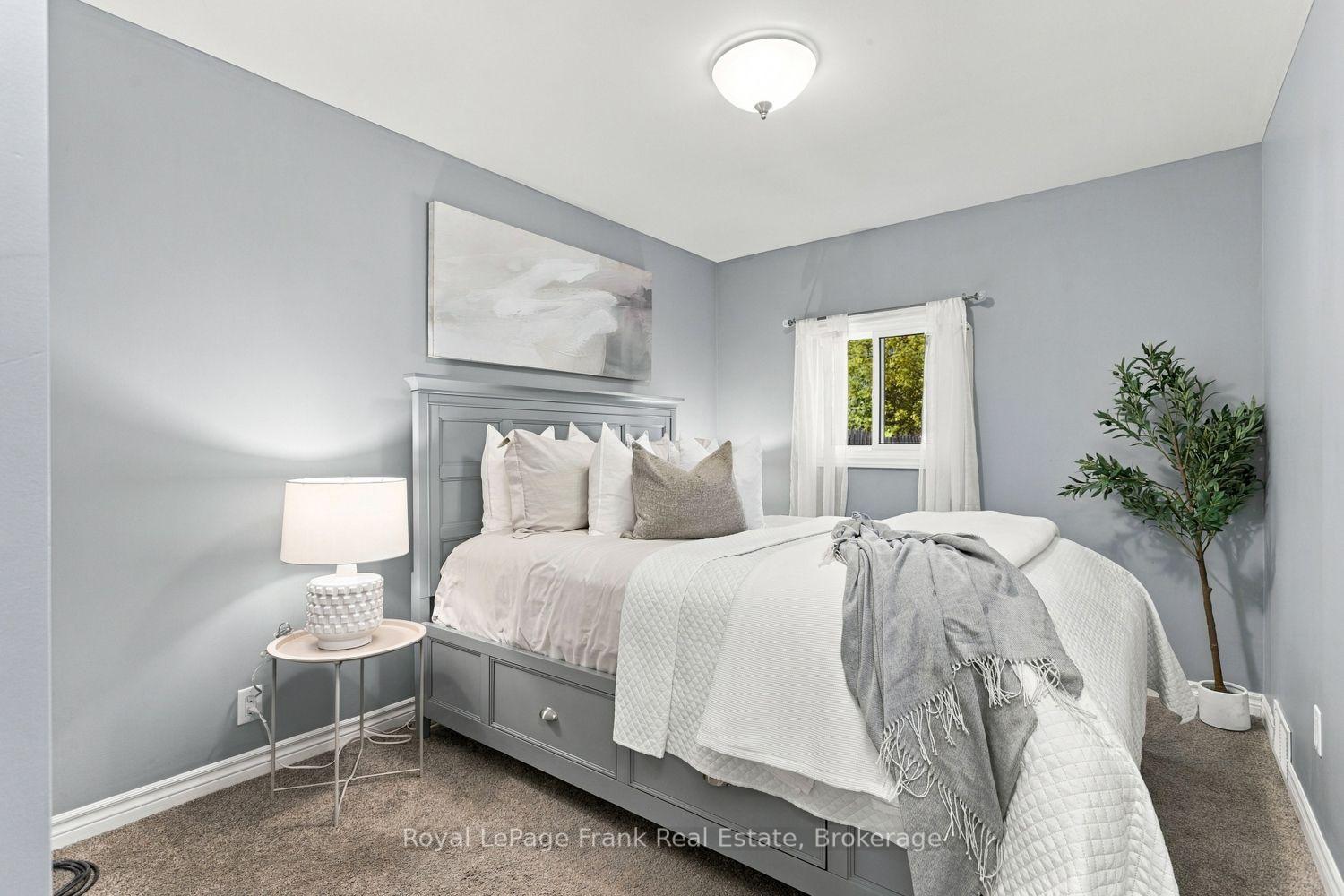 Photo 15 of 304 Pine Avenue, Oshawa, Vanier — HOMEH