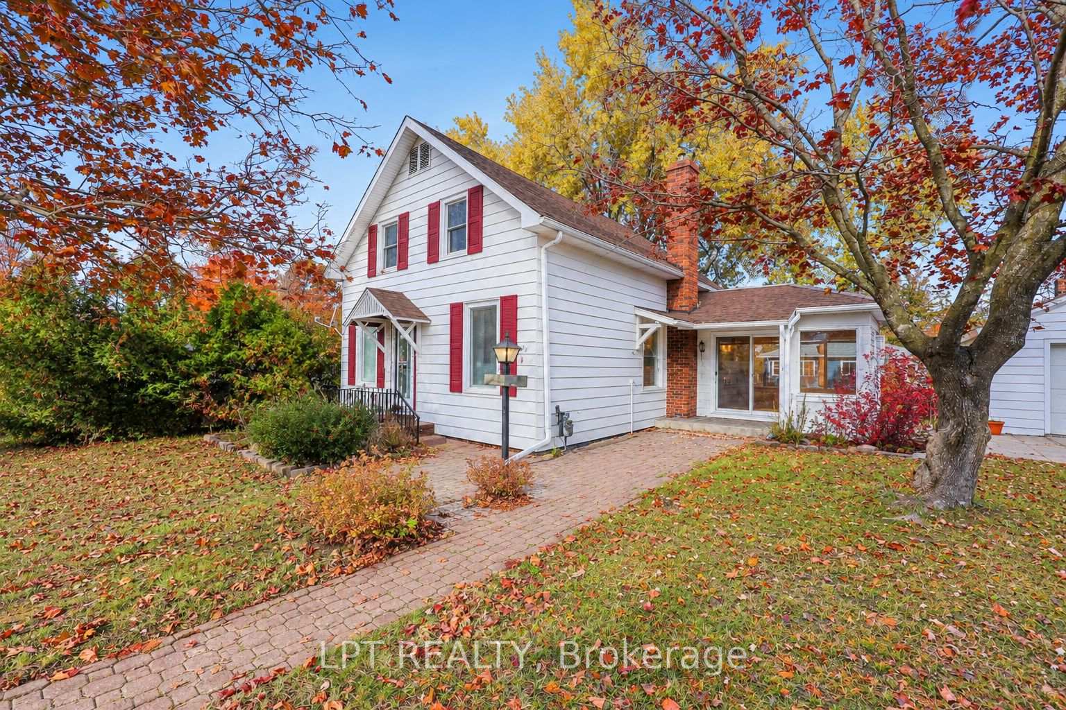 Photo 2 of 190 Winewood Avenue W, Gravenhurst, Muskoka (S) — HOMEH