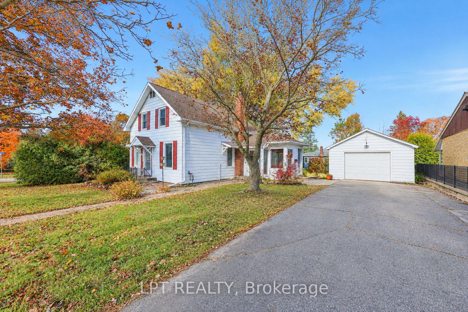 Photo 3 of 190 Winewood Avenue W, Gravenhurst, Muskoka (S) — HOMEH