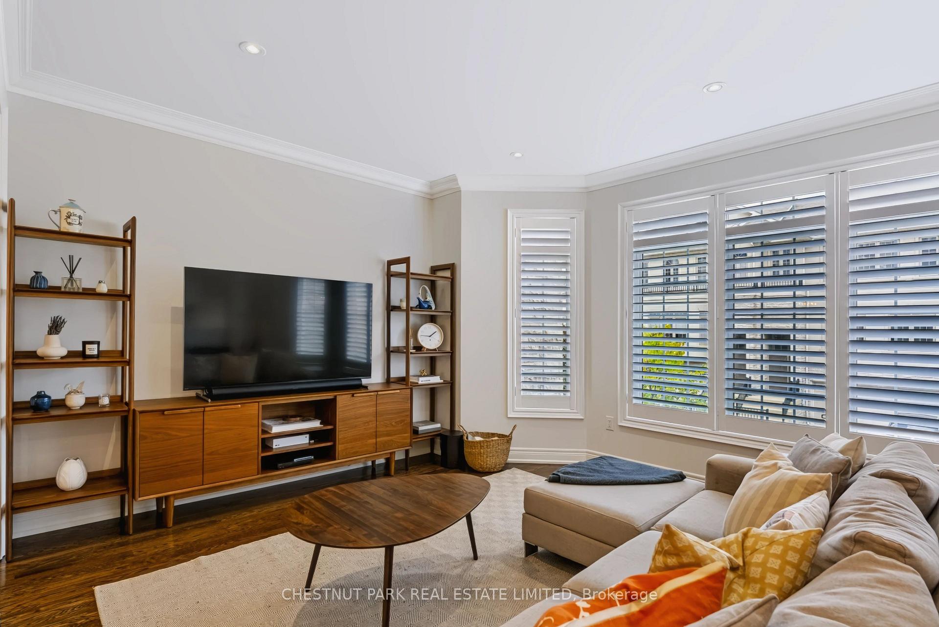 Photo 3 of 69 Bloorview Place, North York, Don Valley Village — HOMEH