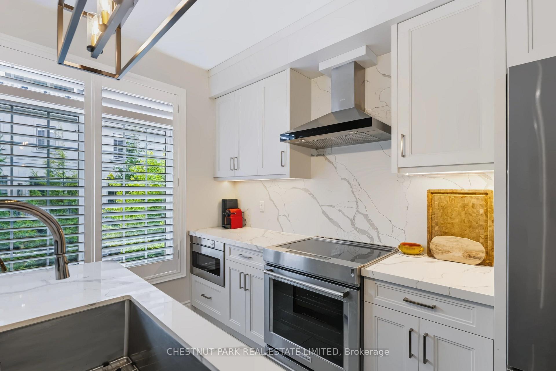 Photo 9 of 69 Bloorview Place, North York, Don Valley Village — HOMEH