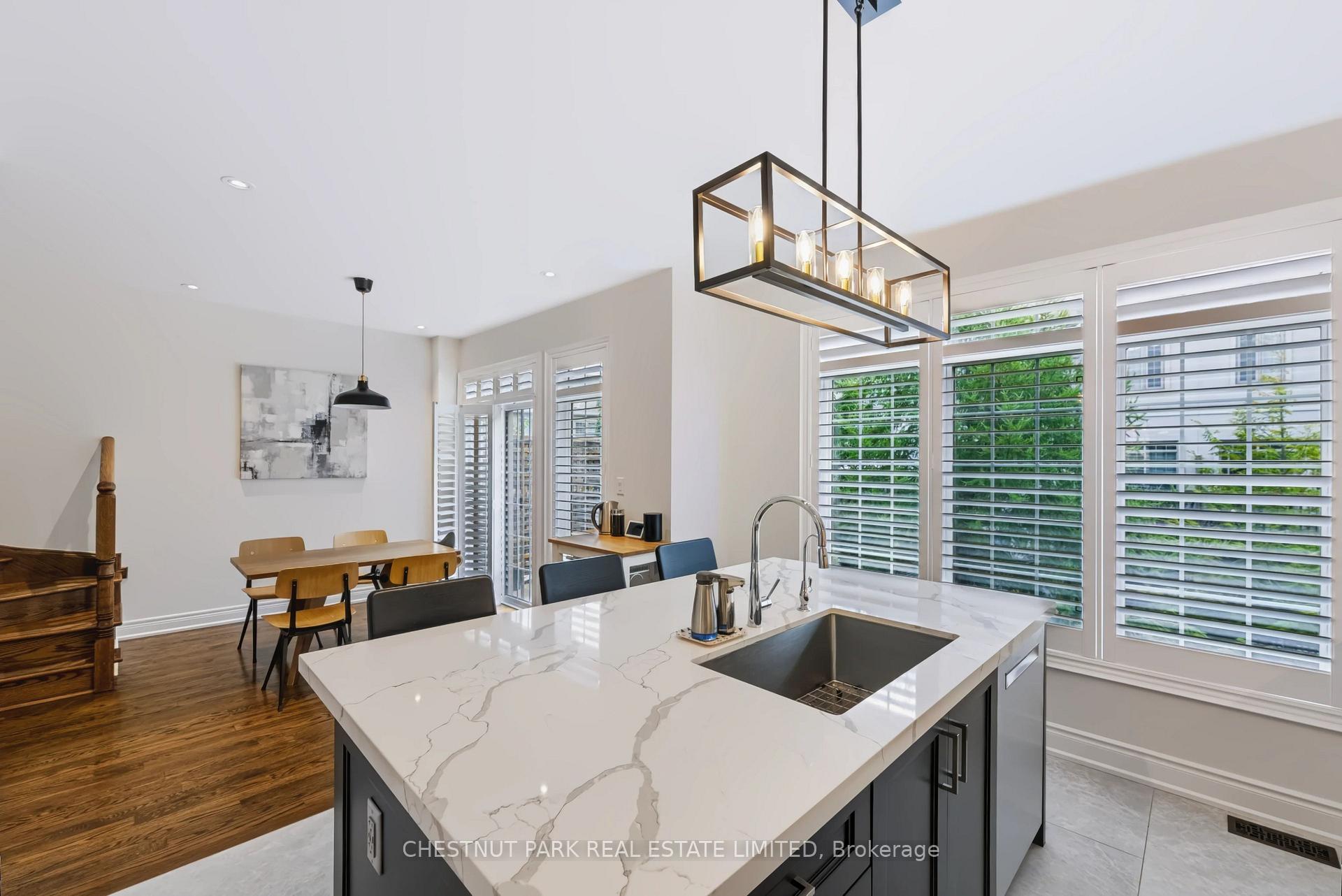 Photo 10 of 69 Bloorview Place, North York, Don Valley Village — HOMEH