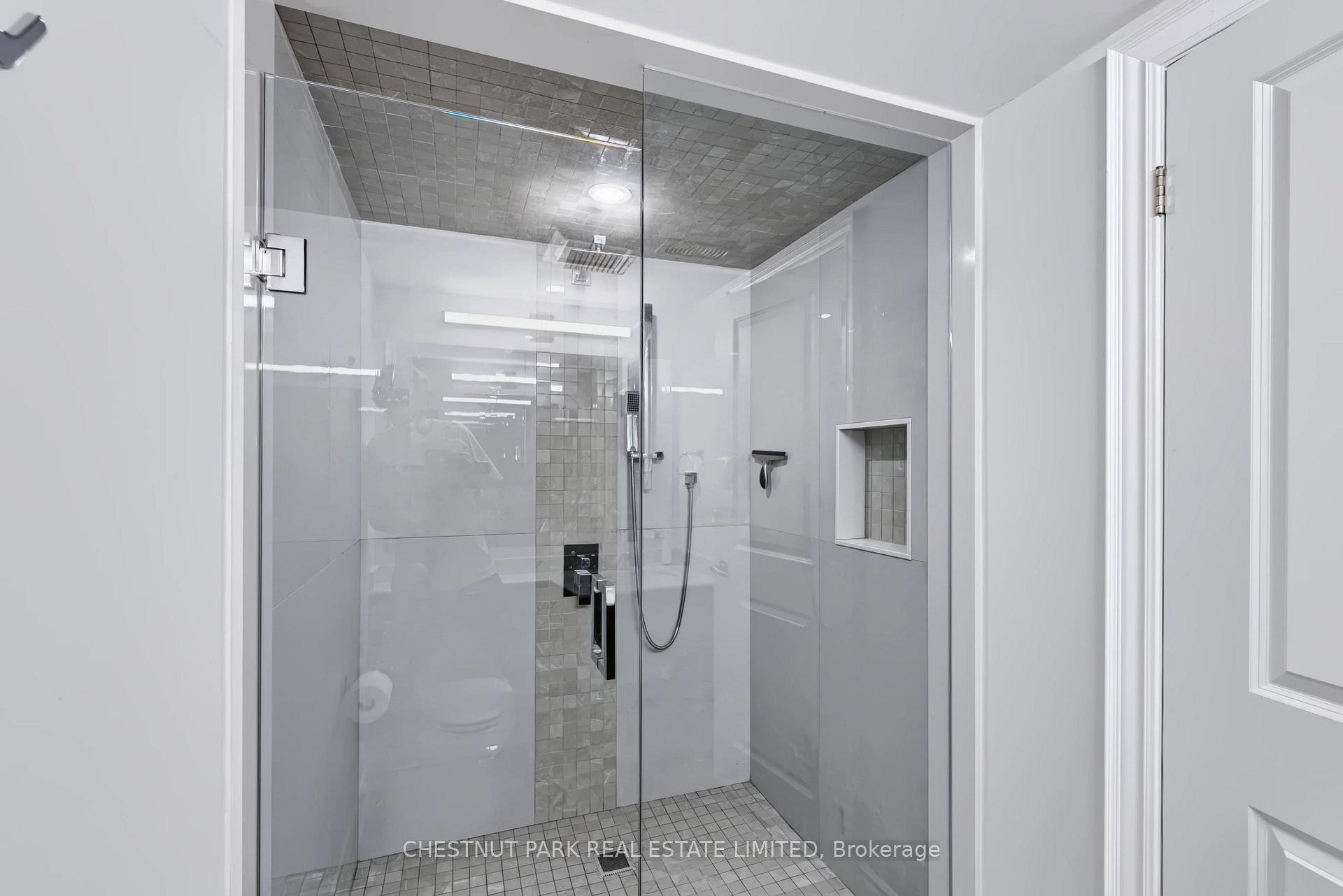 Photo 40 of 69 Bloorview Place, North York, Don Valley Village — HOMEH