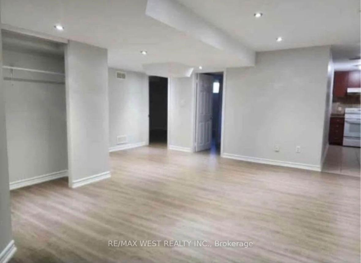 Photo 2 of 98 Yellow Avens Boulevard, Brampton, Sandringham-Wellington — HOMEH