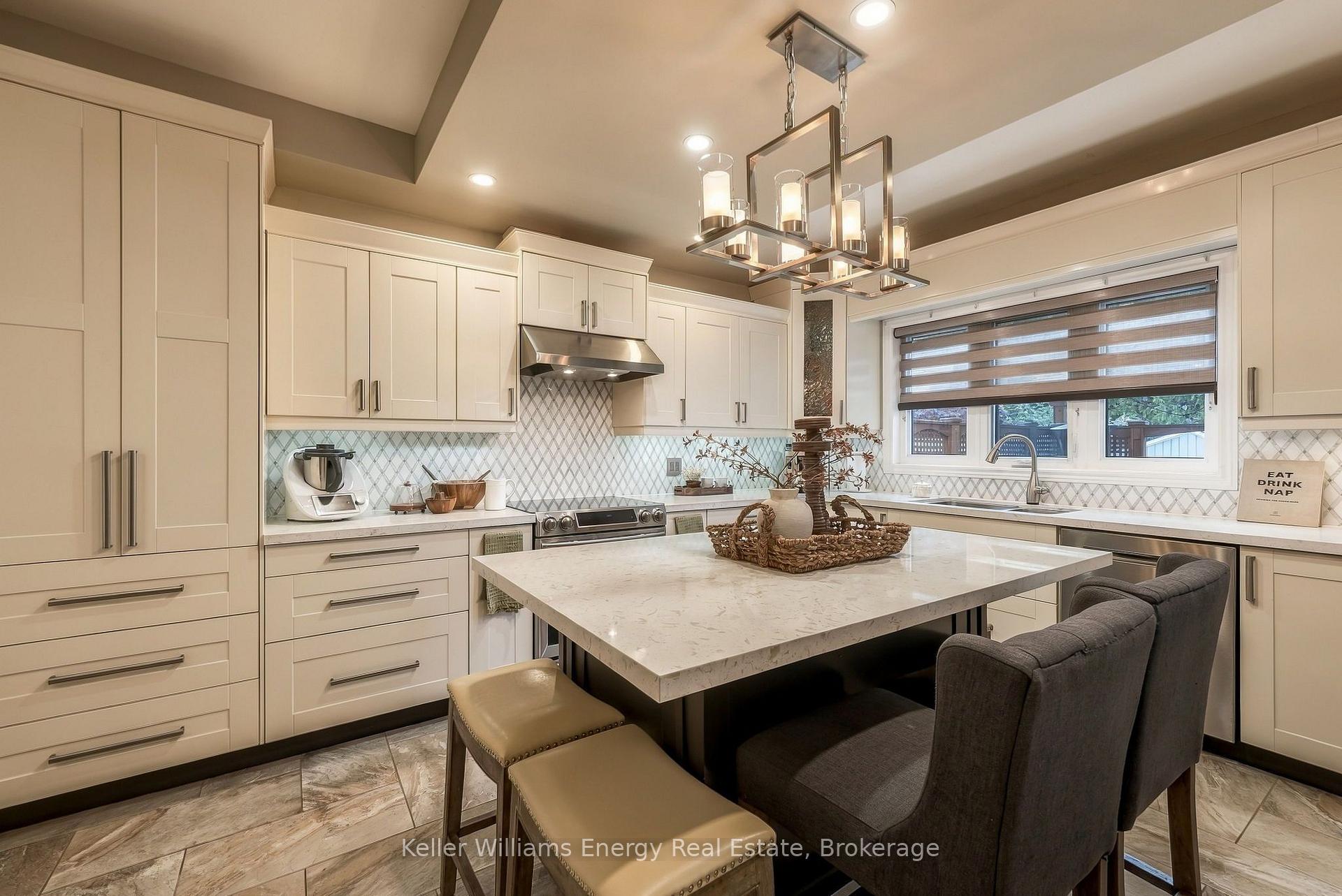 Photo 8 of 1314 Maddock Drive, Oshawa, Pinecrest — HOMEH