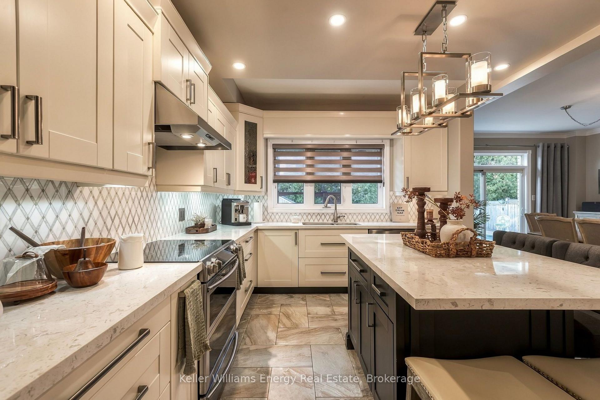 Photo 9 of 1314 Maddock Drive, Oshawa, Pinecrest — HOMEH