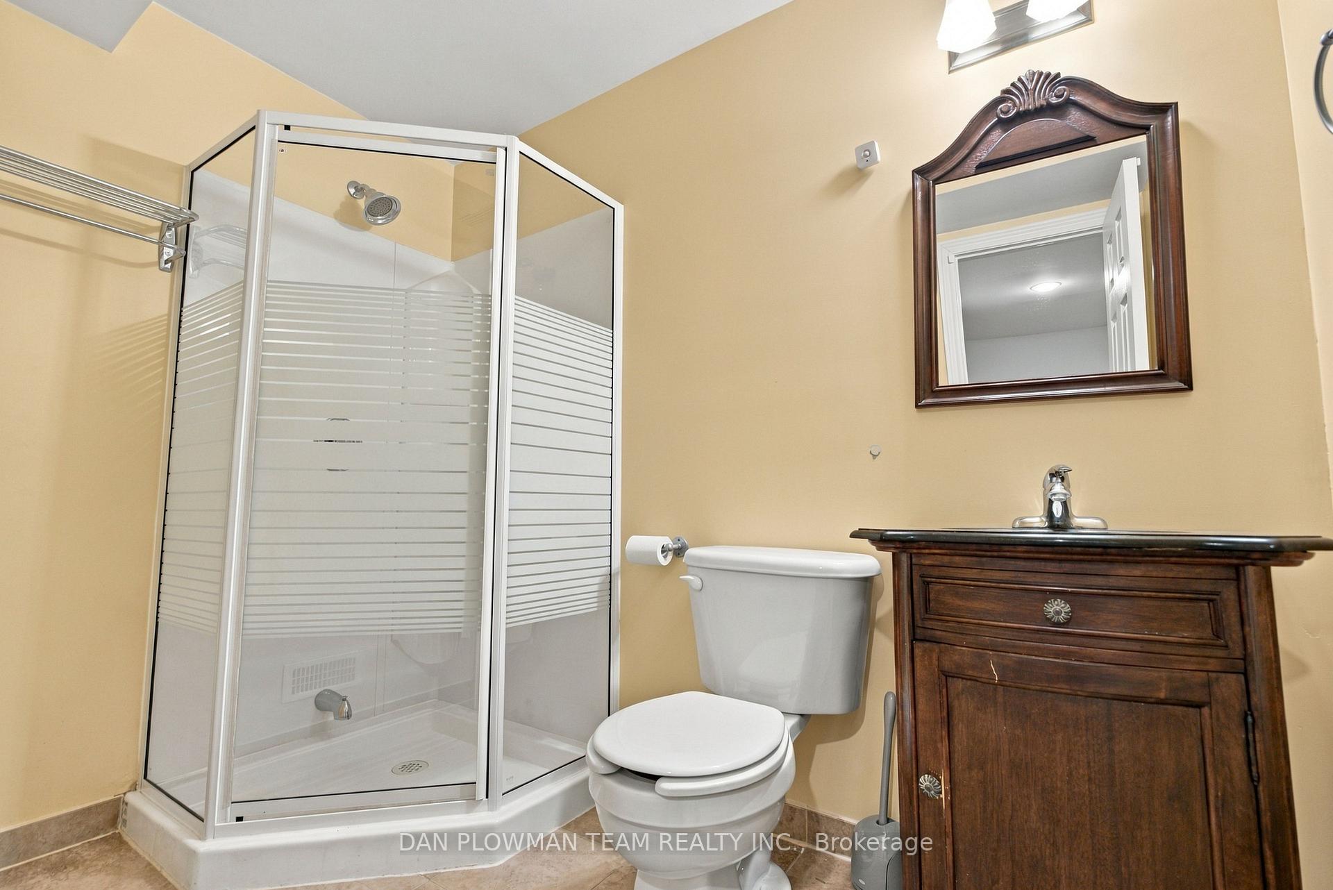 Photo 37 of 980 Langford Street, Oshawa, Eastdale — HOMEH