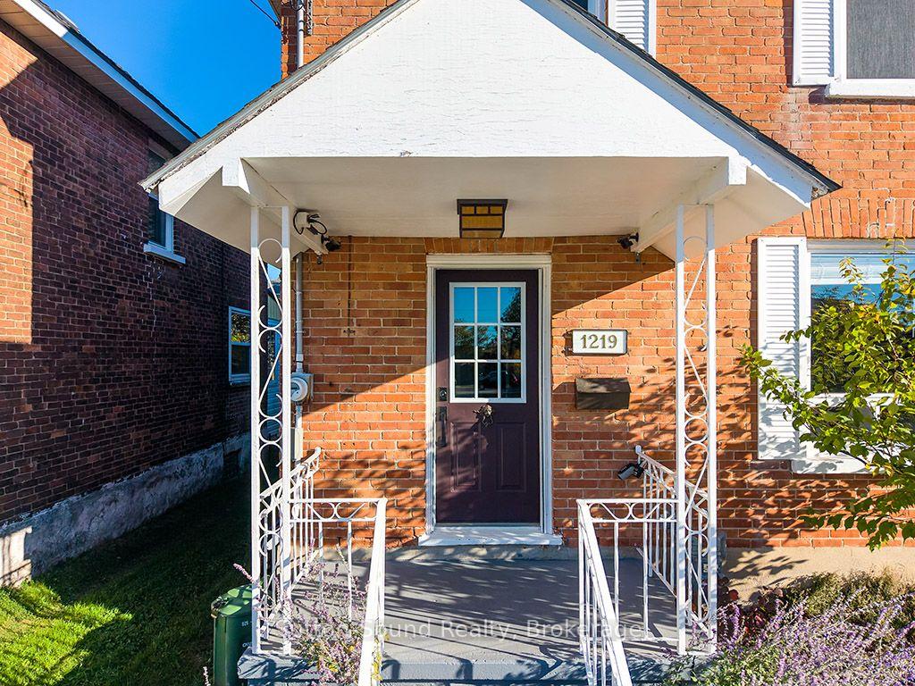 Photo 2 of 1219 2ND Avenue E, Owen Sound — HOMEH
