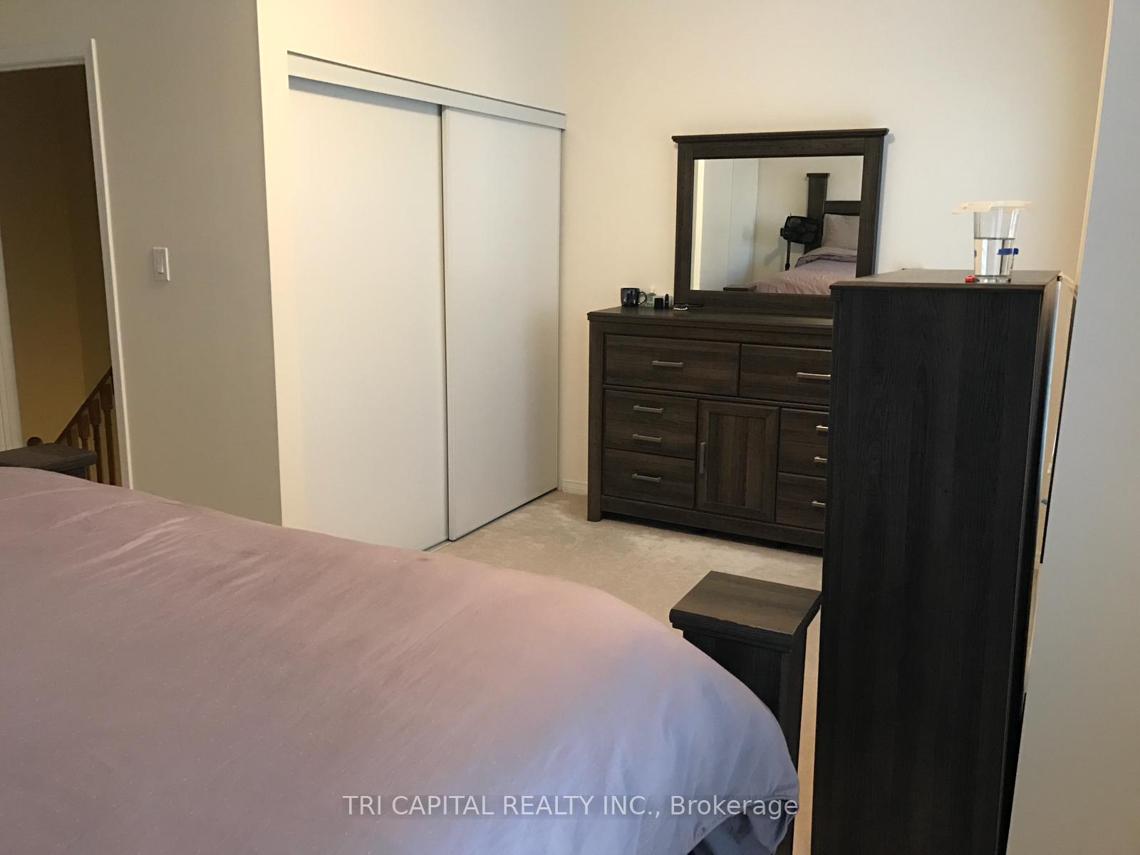 Photo 7 of 21 Coneflower Crescent, North York, Westminster-Branson — HOMEH